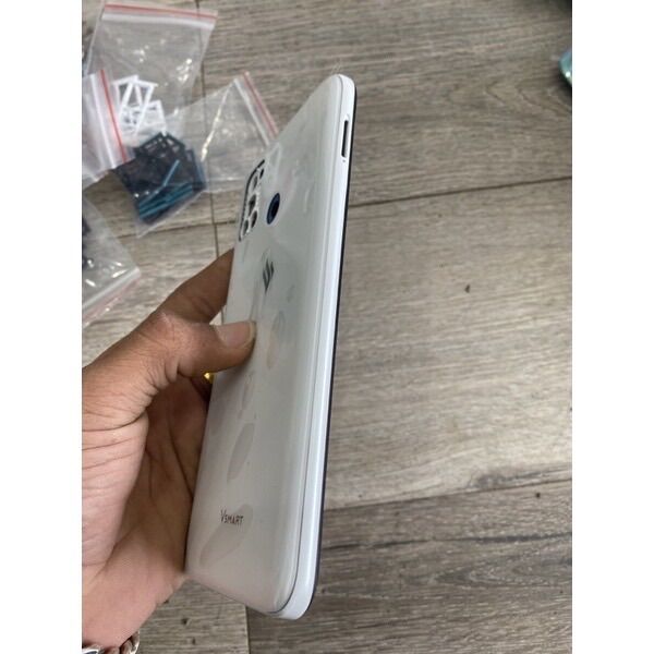 Lưng Vsmart Joy 4