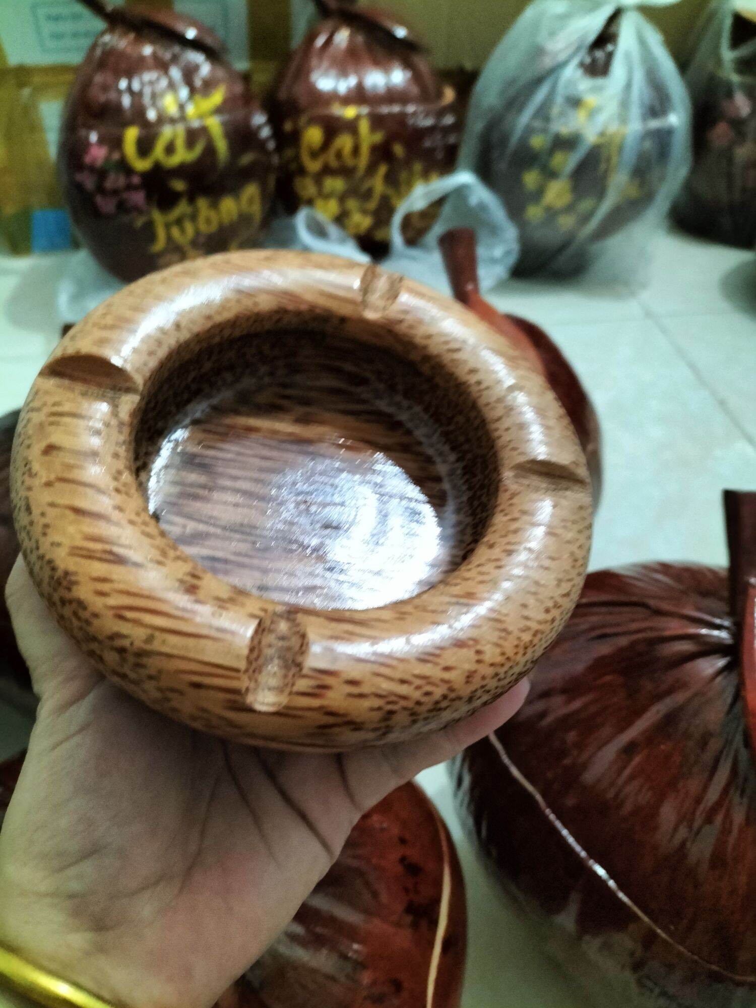 Gạt tàn thuốc loại to gỗ dừa loại 1