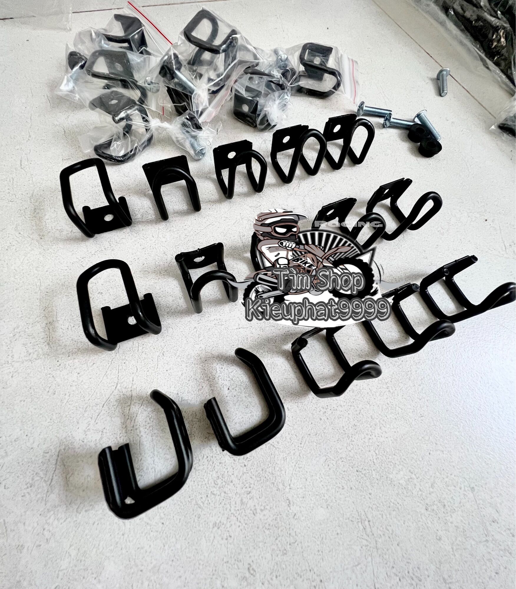 Móc U Đen ( Inox Sơn Đen ) Giá 1 Cái móc treo xe máy