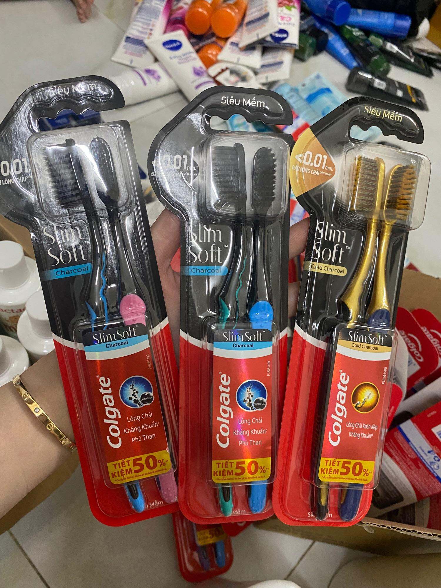 Bộ đôi bàn chải đánh răng Colgate slimsoft charcoal mềm mảnh than hoạt tính
