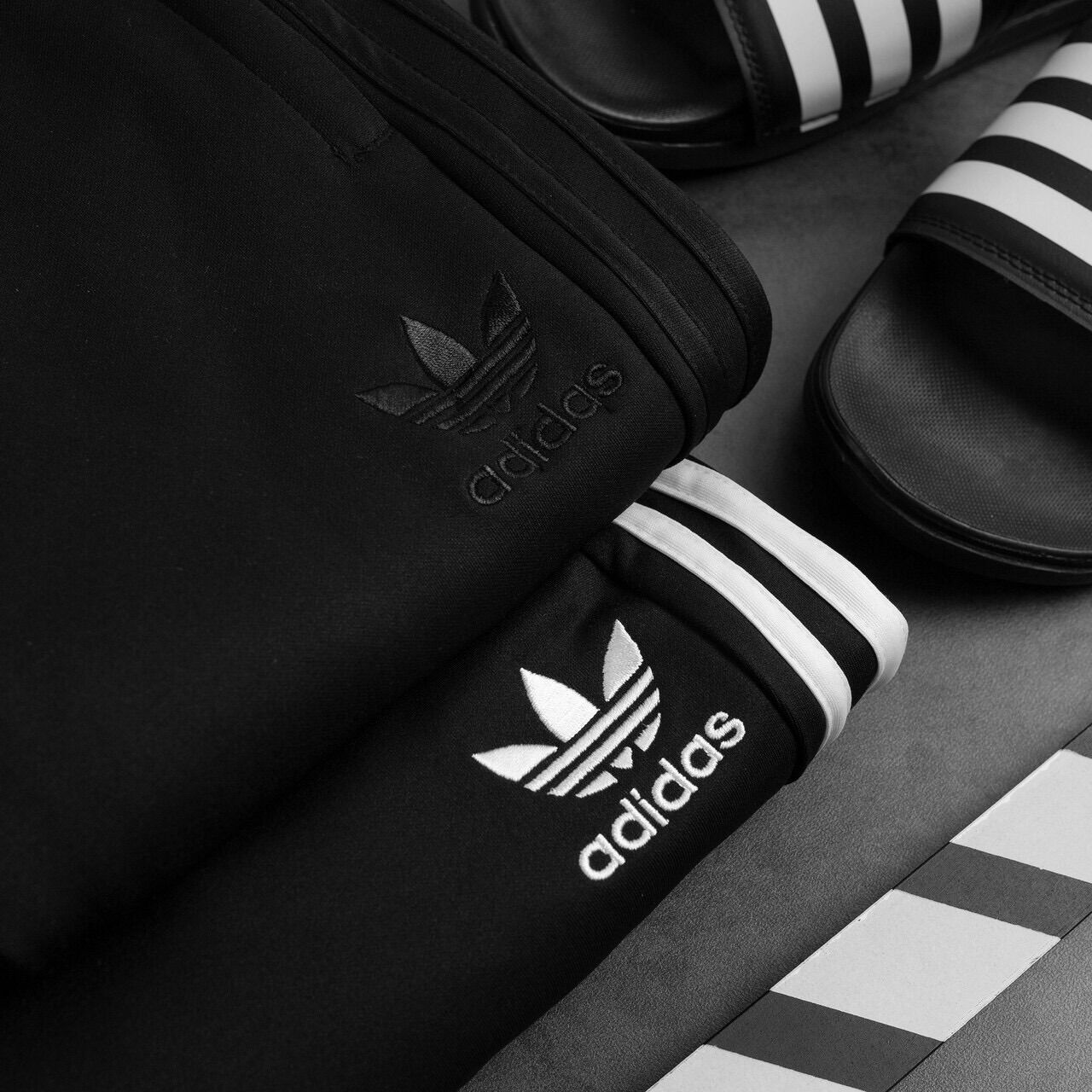 [3-5/8 Hoàn Tiền 25%]Quần jogger Adidass poly 2 da xịn full tem tag chuẩn hãng