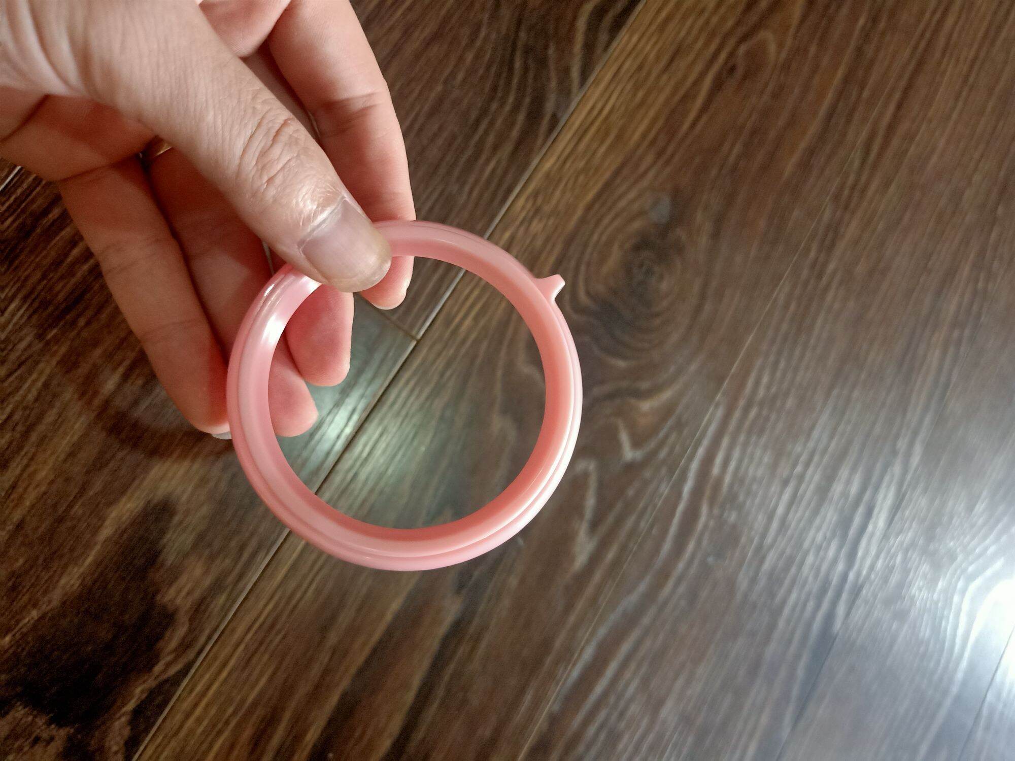 nắp và cổ bình sữa comotomo đủ màu đẹp