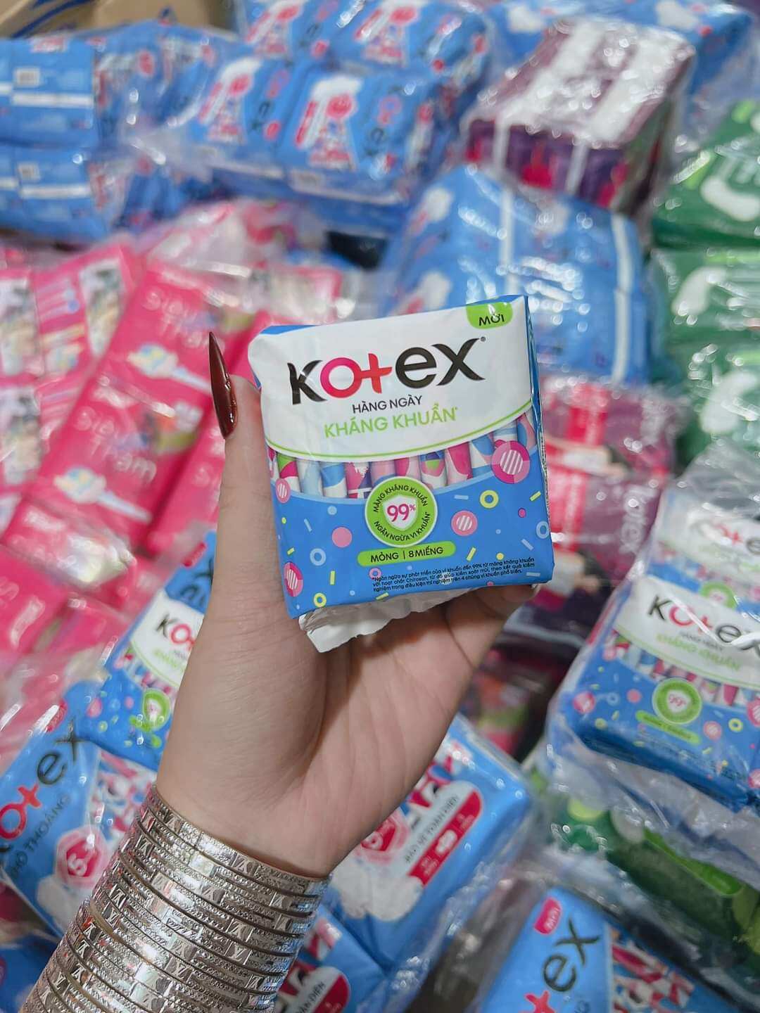 Băng vệ sinh kotex hằng ngày 8m
