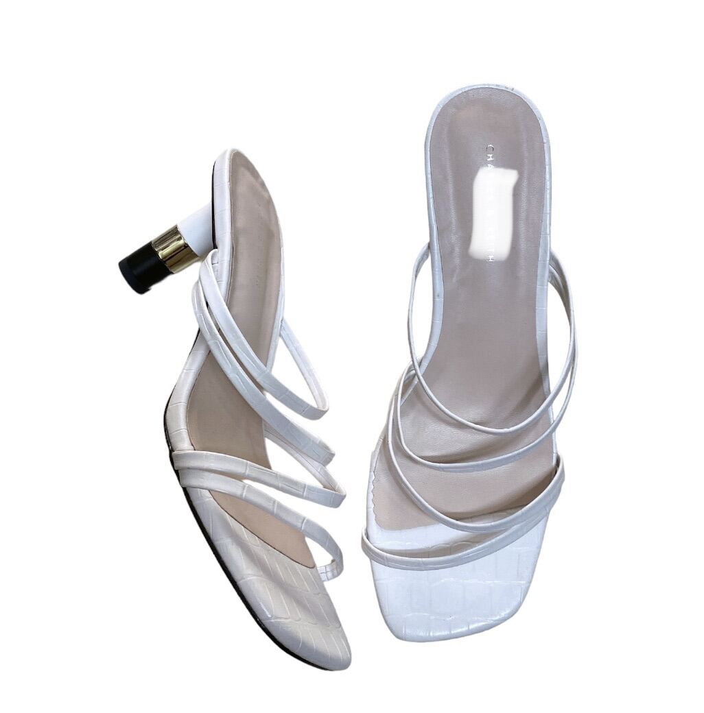 Gót quai dây hiệu Charles & Keith chuẩn xuất, có 2 màu trắng và xanh