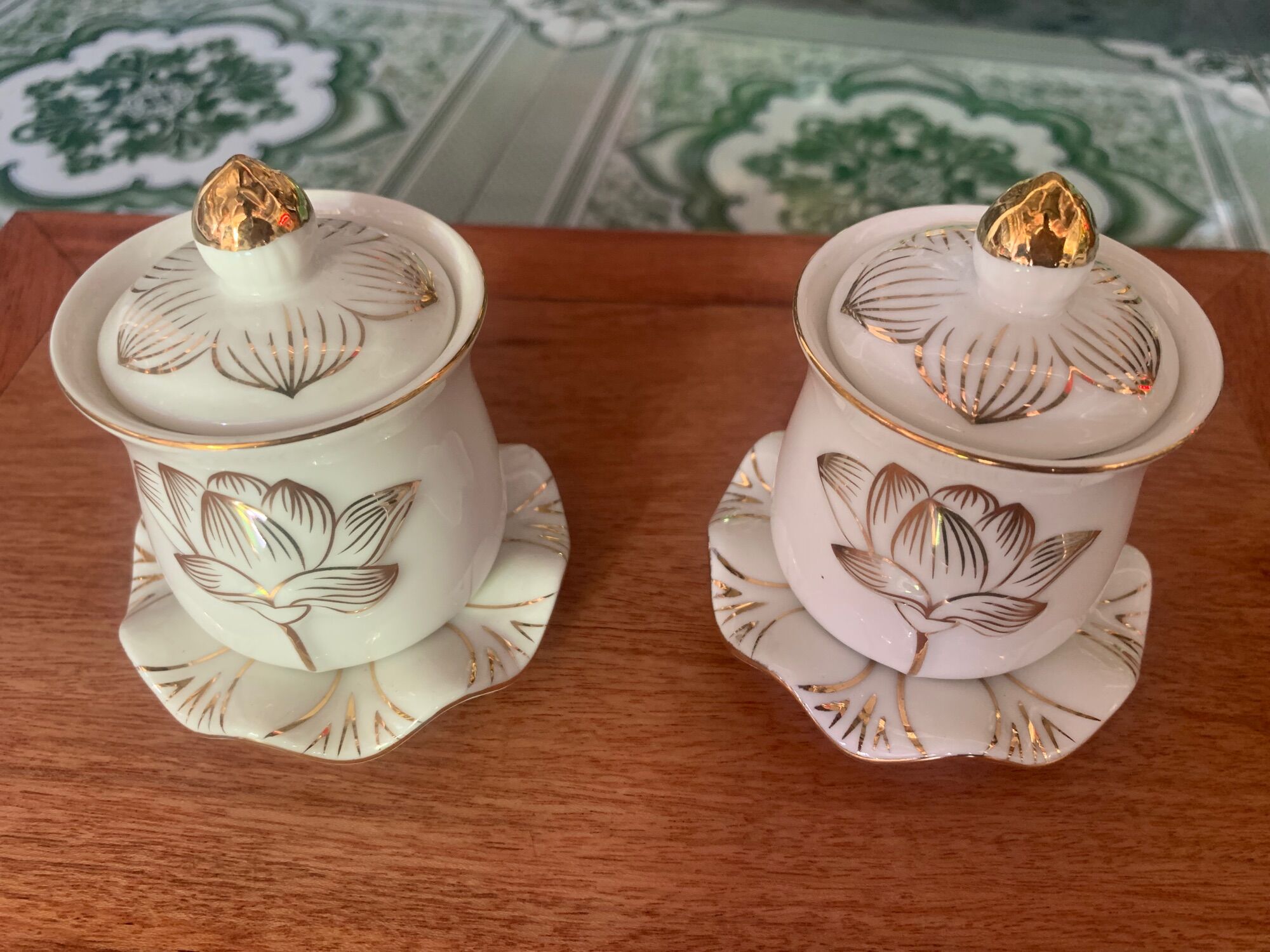 Chung nước thờ cúng tráng men cao cấp cánh sen