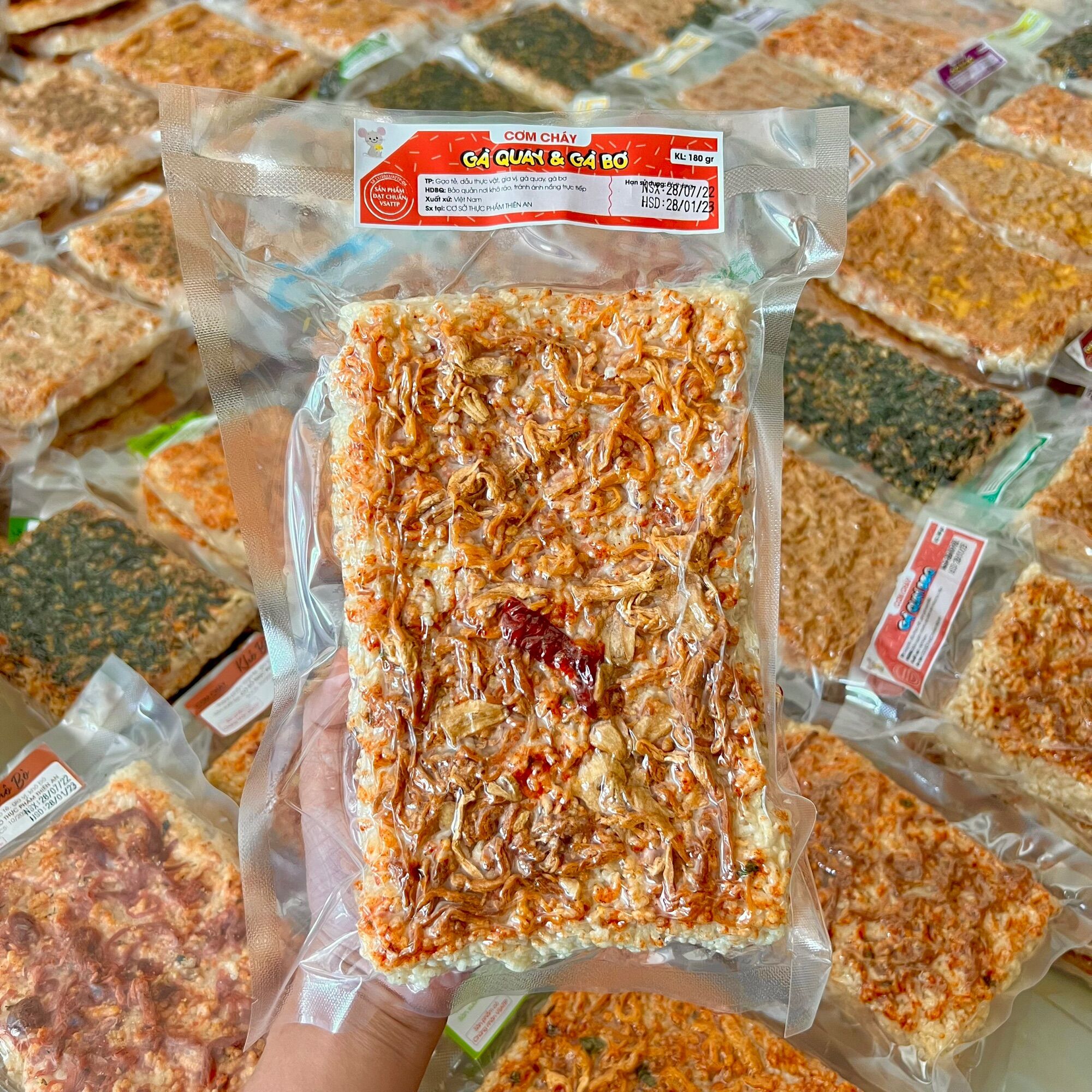 13 LOẠI CƠM CHÁY ĐẶC BIỆT 180G (Gạo Tẻ Giòn Tan Siêu Topping)
