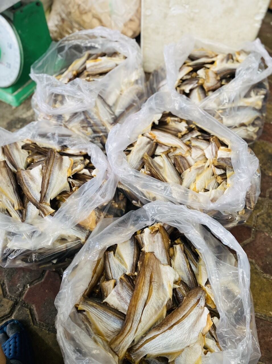 Khô cá dứa baby 1kg ( Hàng khô ráo 5 nắng vừa ăn)