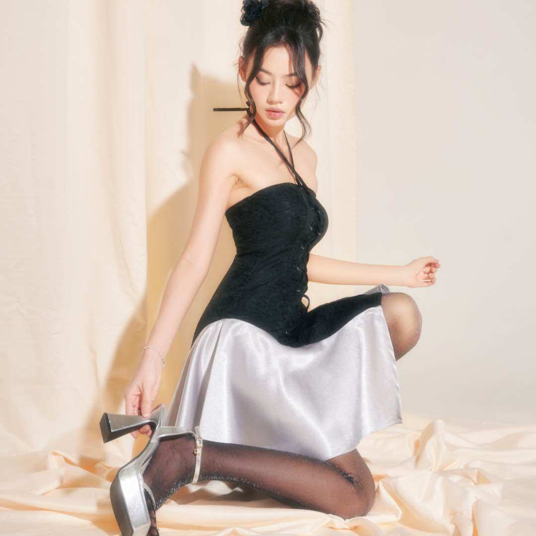 Đầm ngắn cúp ngực dây chéo INTO.EIGHT thiết kế (Noelle Dress)