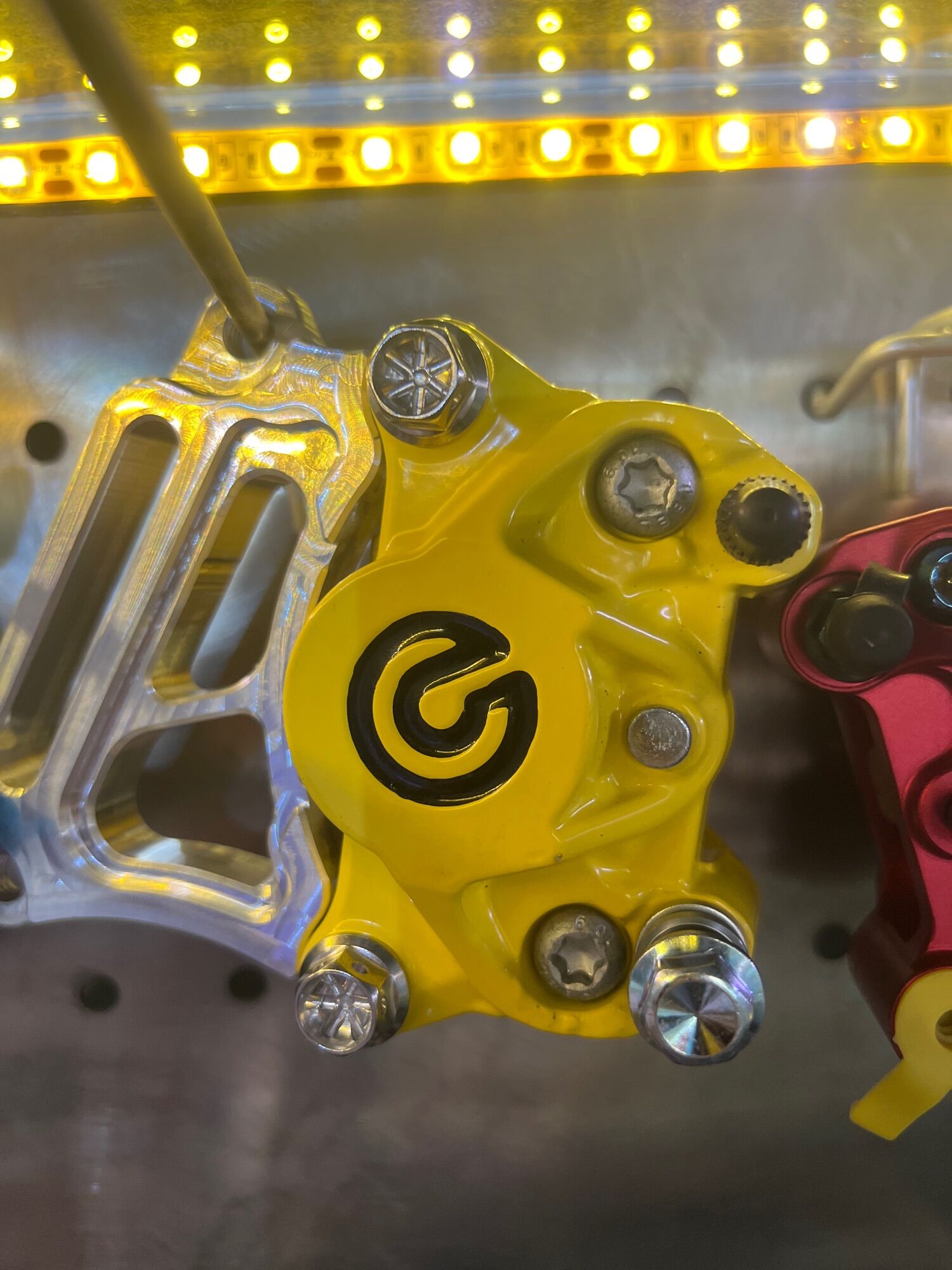 Heo dầu brembo 2 pis đối xứng, giá chưa có pát