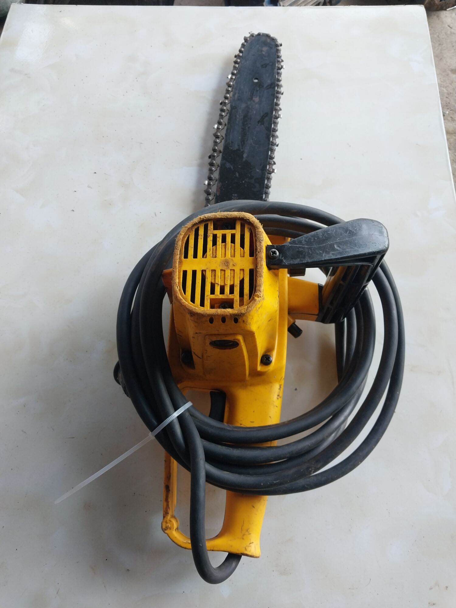 cua xích RyoBi nhật bãi điện 100v đã qua sử dụng lam chạy không thấy lửa dây rin mềm dẻo dài 4m5