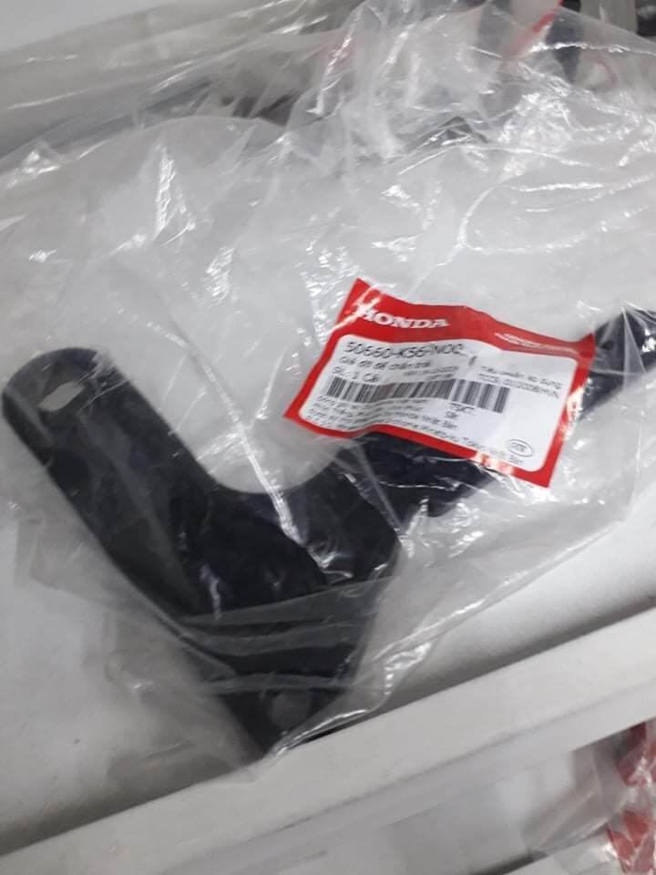 Pát sắt gác chân trái Sonic/Winner