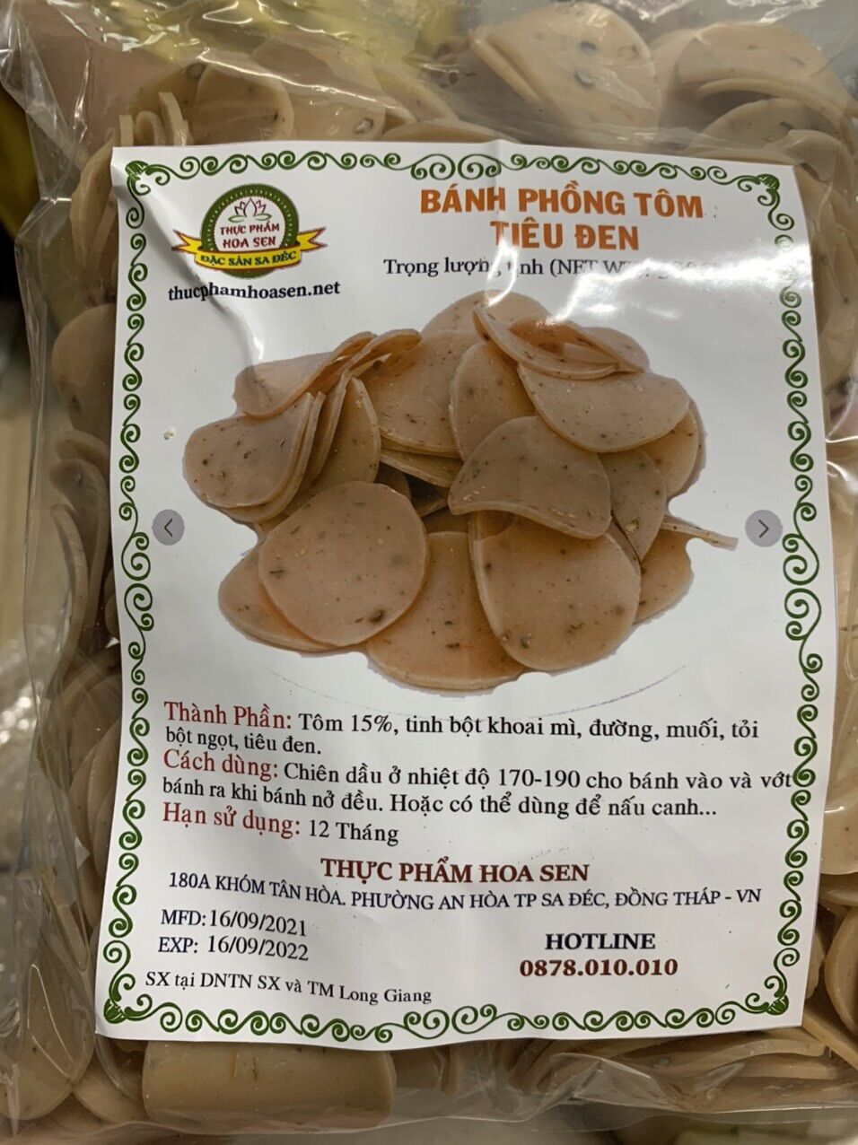 Bánh phồng tôm tiêu đen