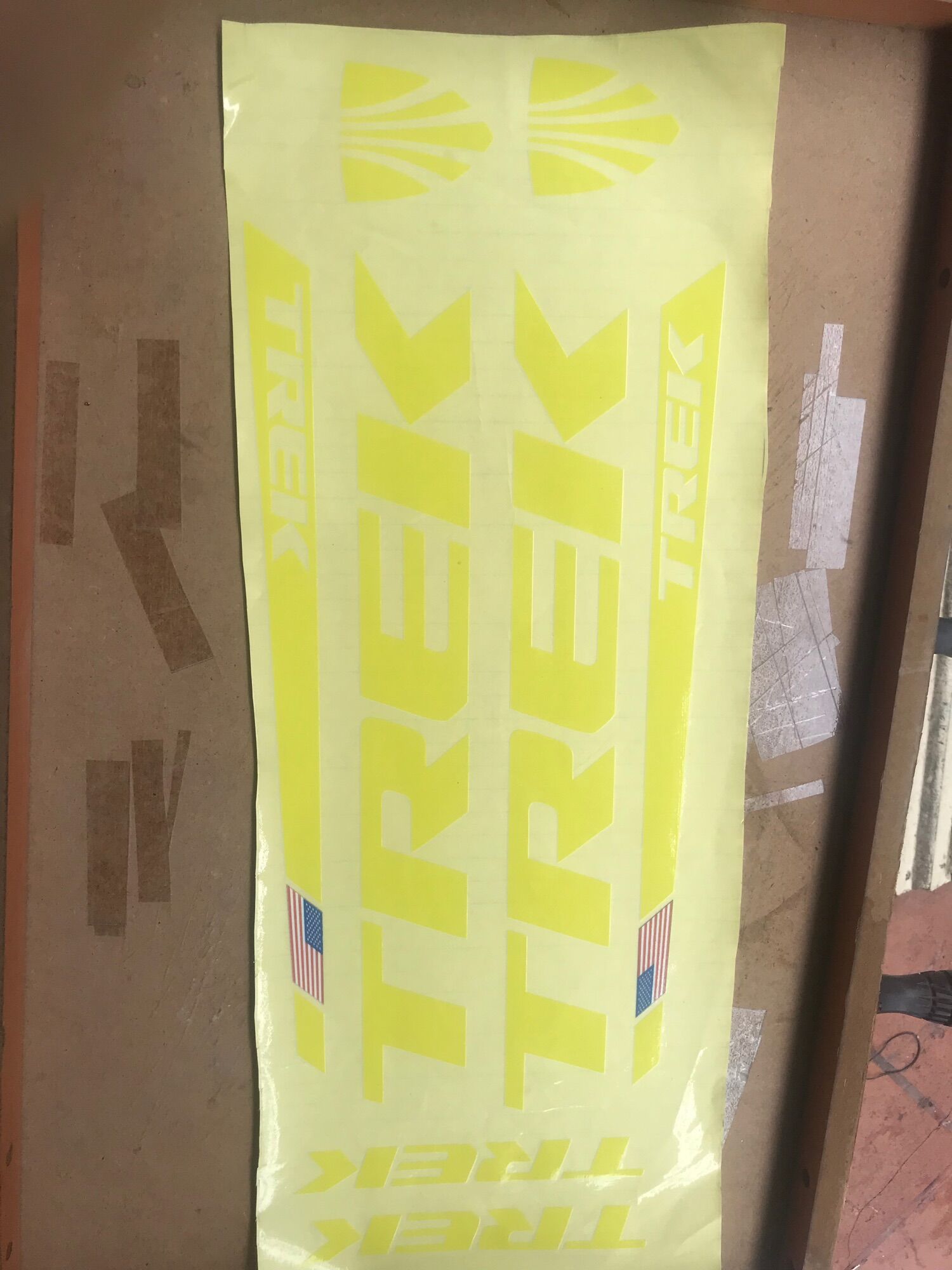 Decal xe đạp TREK