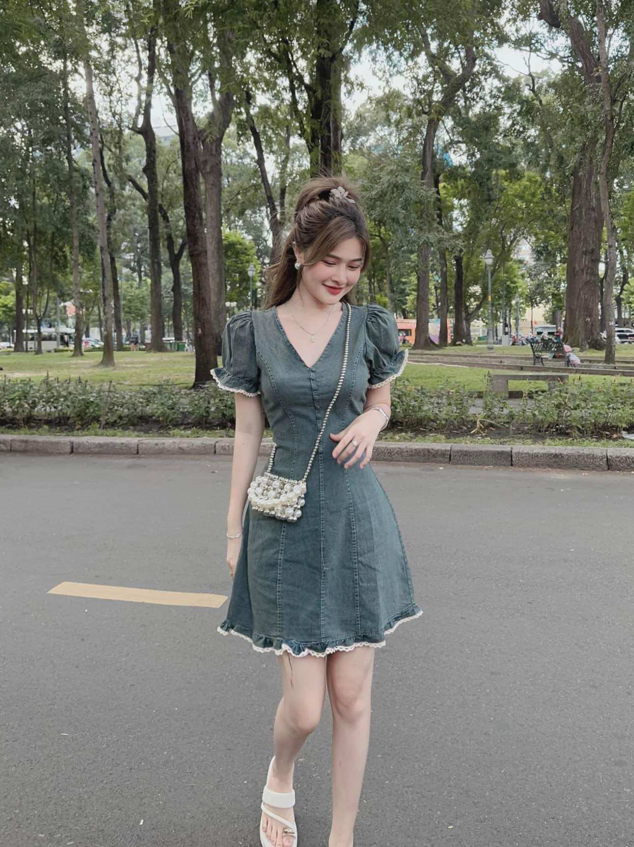 Váy đầm jean viền ren