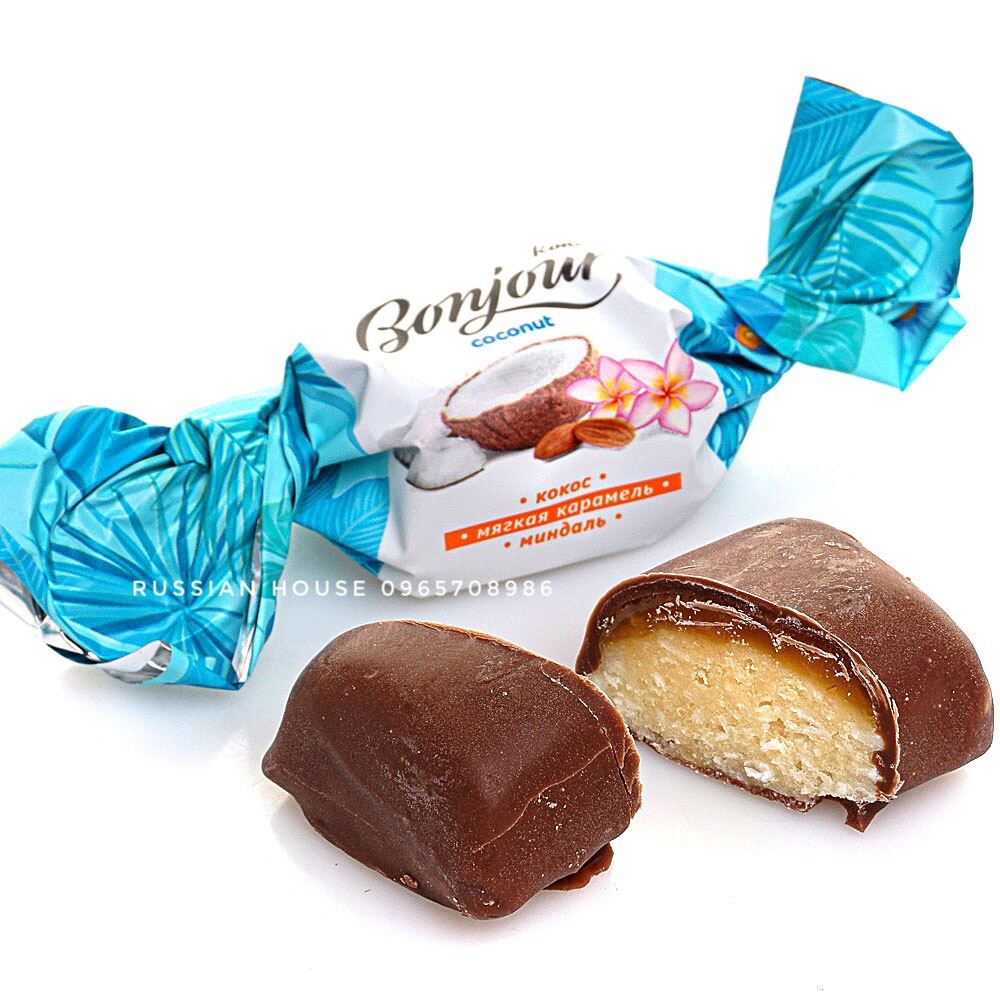 Kẹo dừa Bonjour phủ socola hiệu Konti của Nga 320g