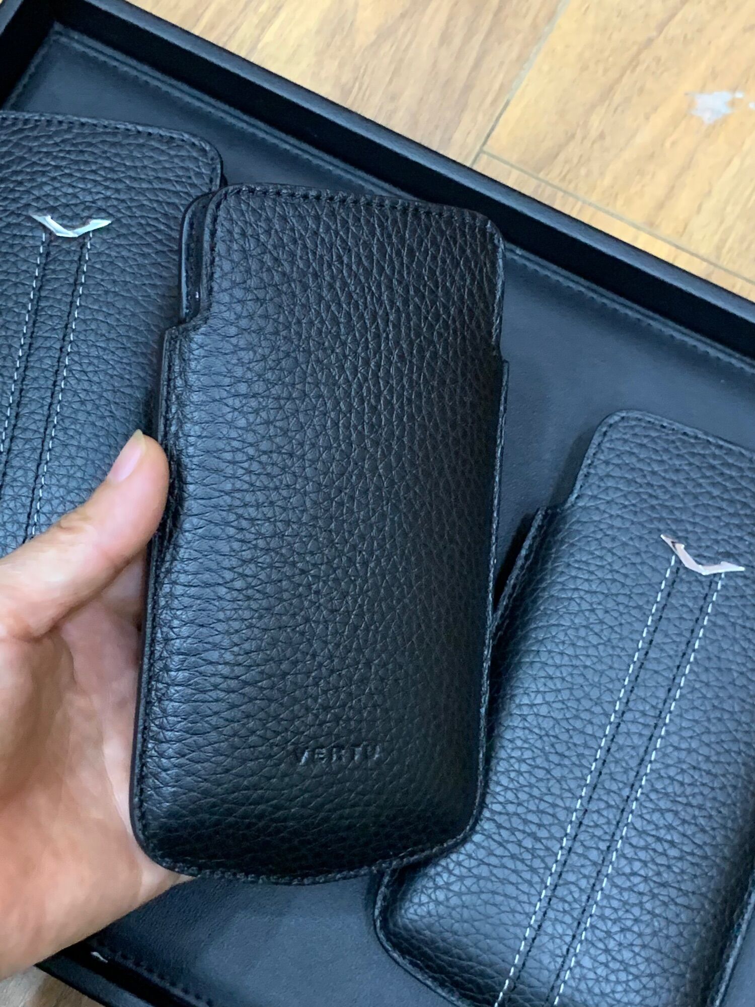 Bao da điện thoại vertu Aster P