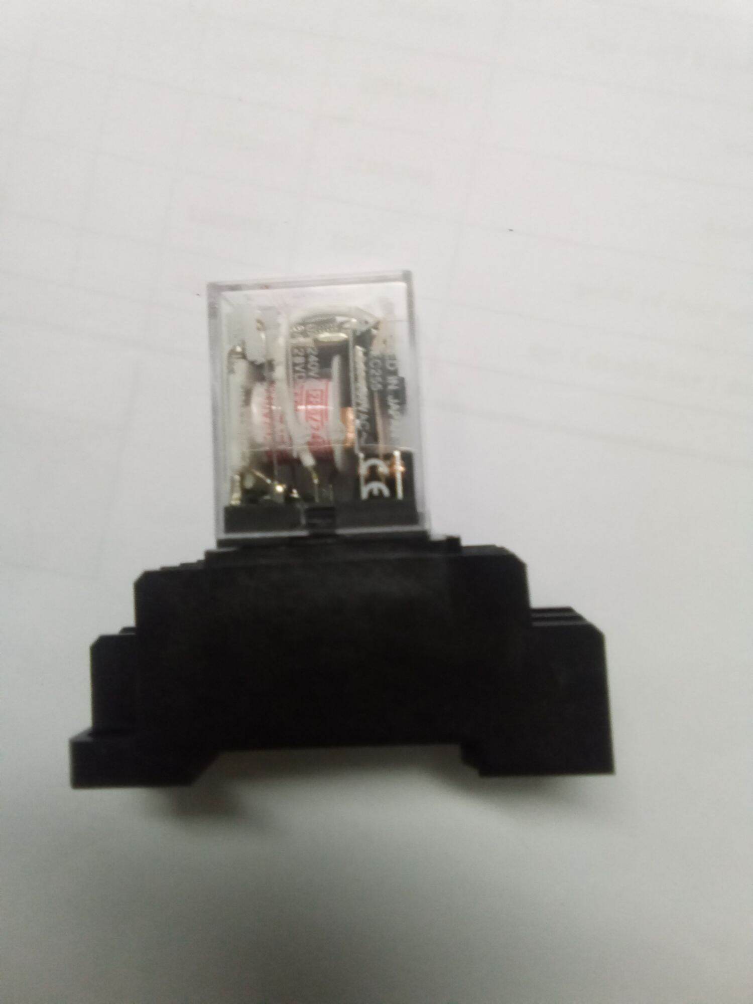 8-Pin 220V Omron Intermediate Relay