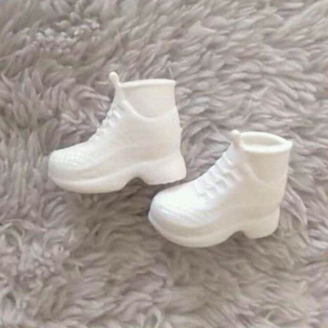 Giầy đẹp cho búp bê.barbie,xinyi.30cm....