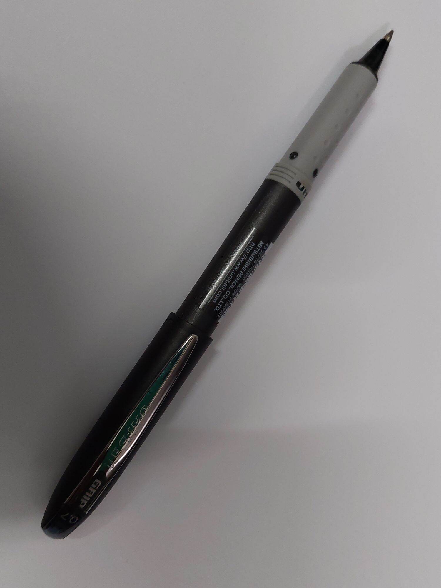 Bút Uni UB-247 GRIP Fine (Viết & Ký) Roller ball Pen ( Made in Japan) 0.7mm