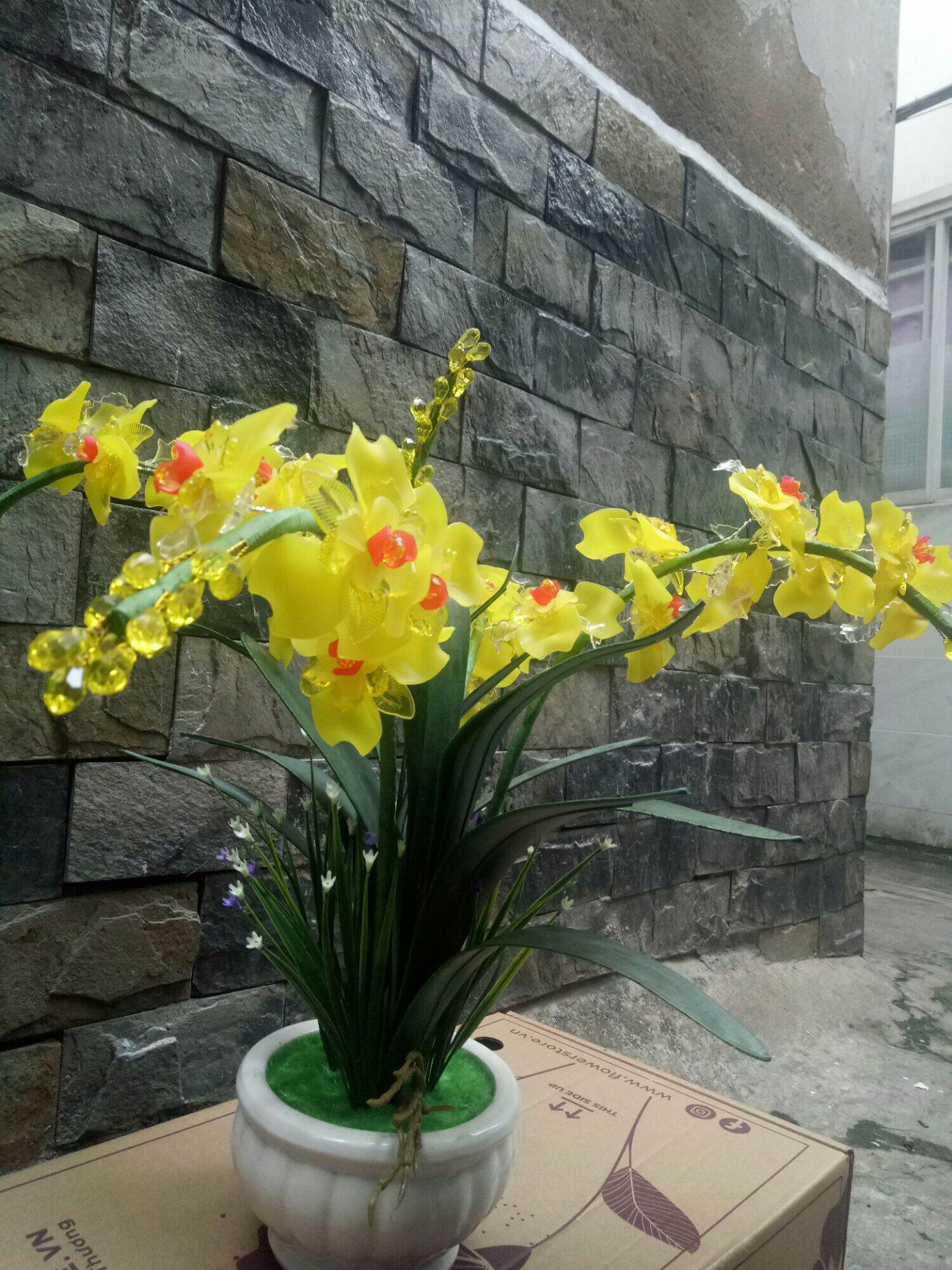 Chậu hoa lan hồ điệp pha lê (43x23x23)