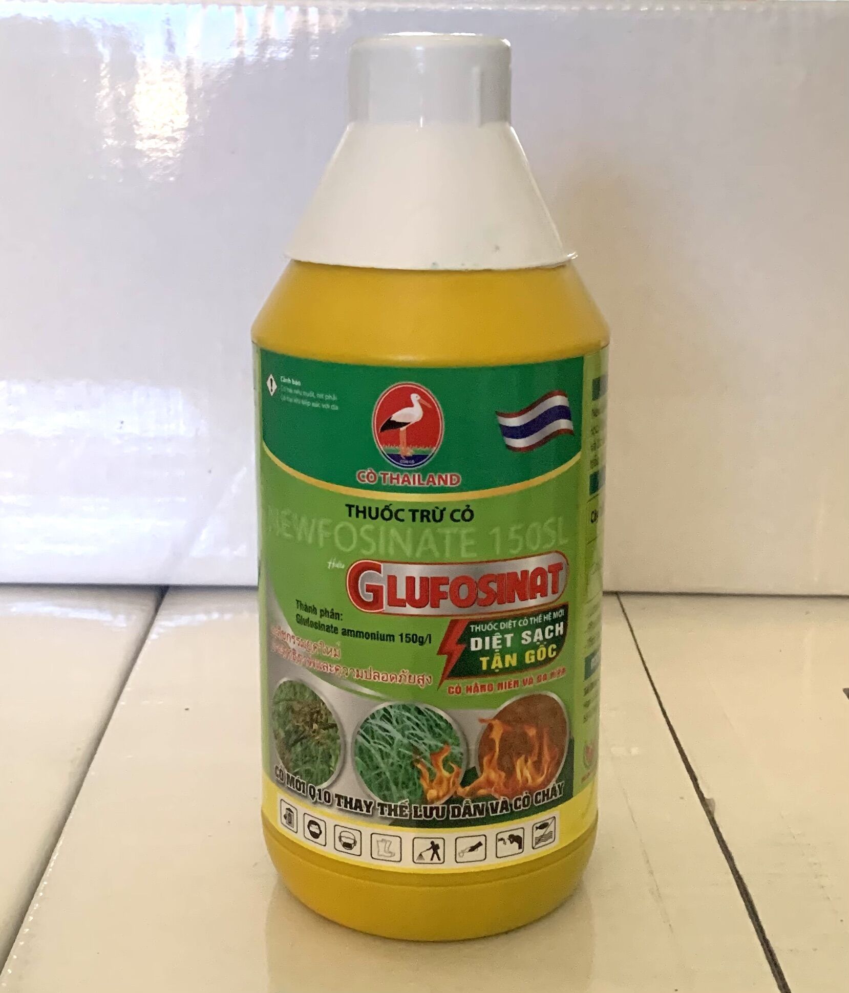 TRỪ CỎ GLUFOSINATE 150SL - 900ml - Con Cò THÁI LAN (Cỏ mới Q10 thay thế lưu dẫn và cỏ cháy)
