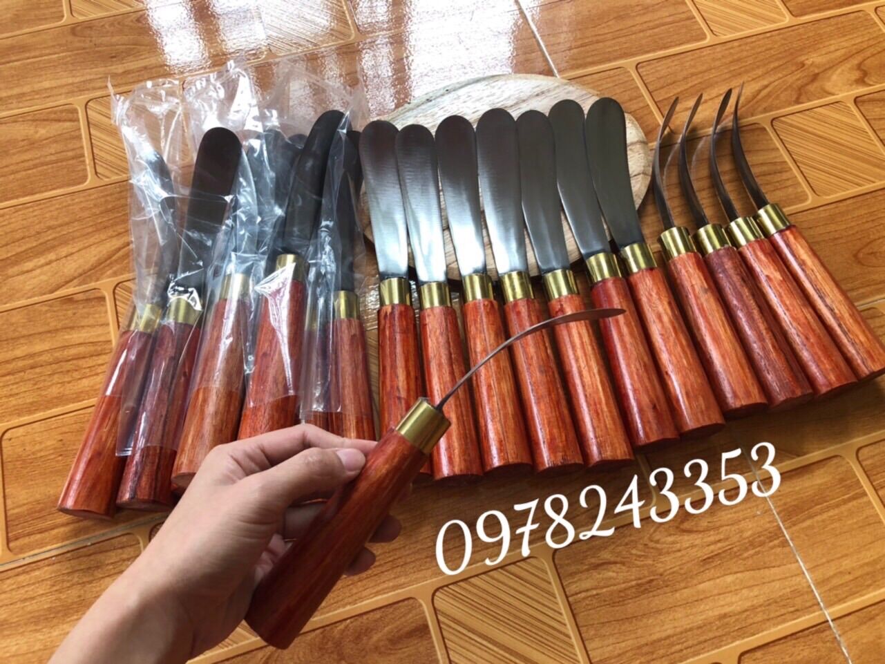 Dao lấy cơm dừa nhíp xe
