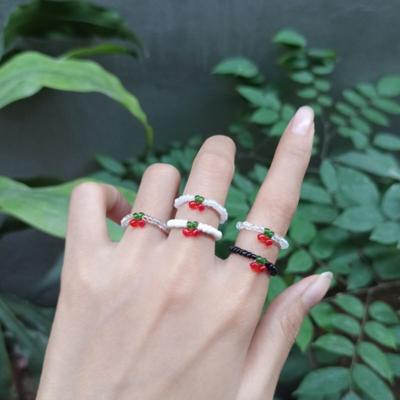 Vòng tay hạt cườm cherry