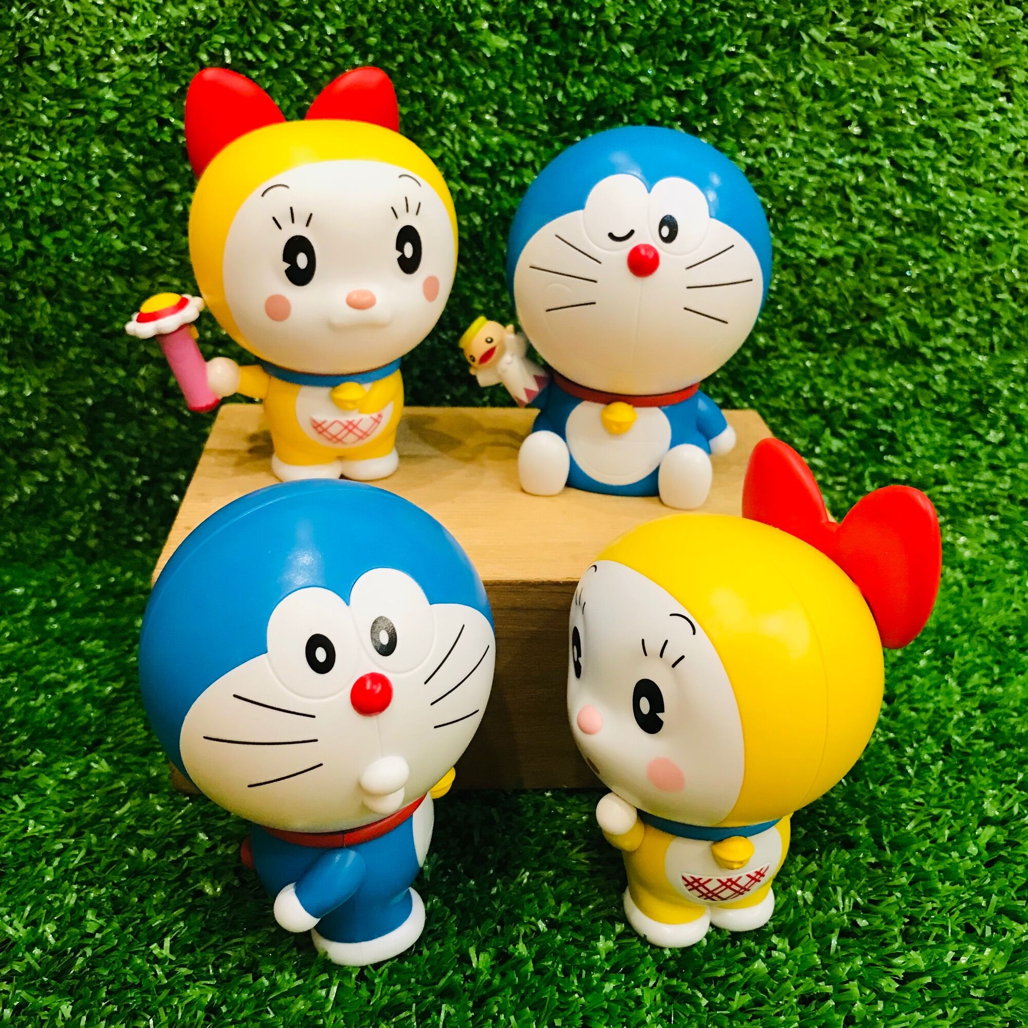 Mô Hình Doraemon và Dorami