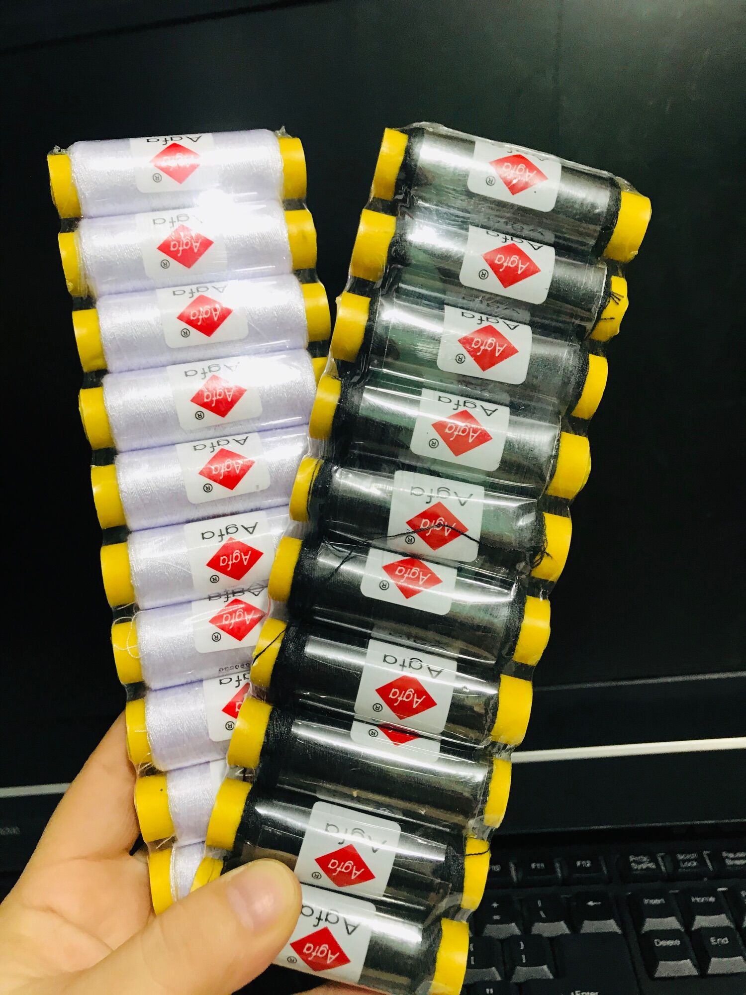 🏵set 10 cuộn chỉ may đồ