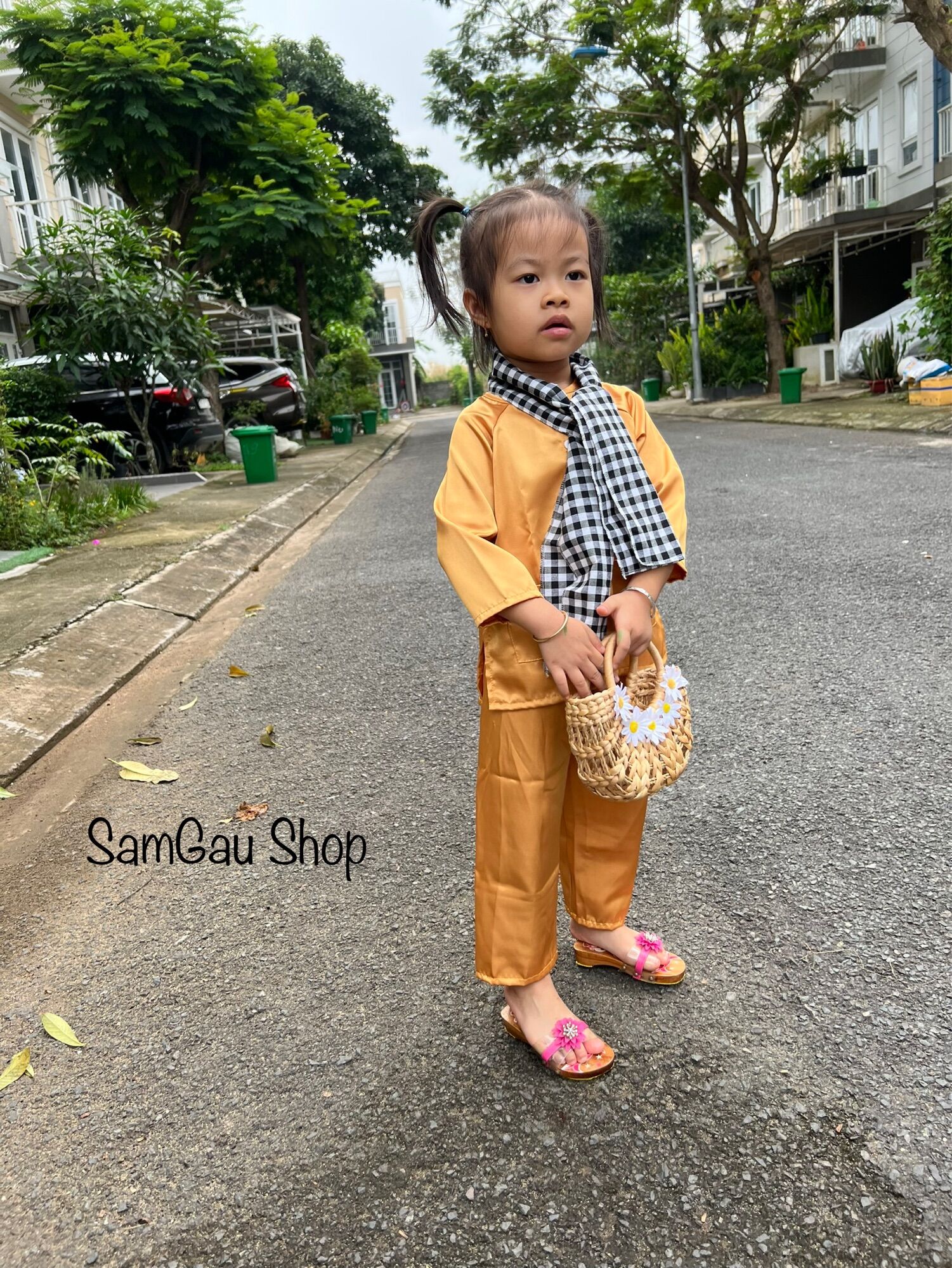 Bà Ba lụa kèm Khăn rằn cho bé Trai bé gái bé từ 7-30kg SamGau Shop