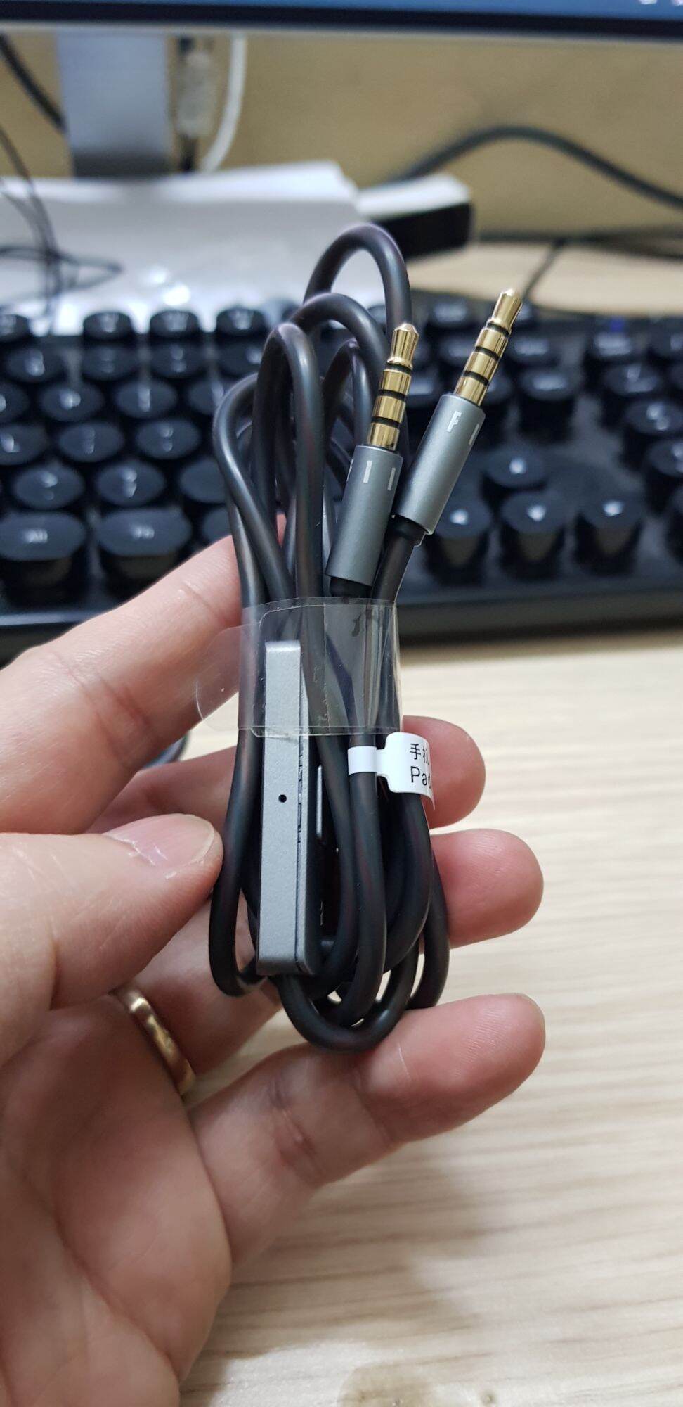 Dây cáp audio 3.5mm aux 2 đầu, có mic, tương thích ios