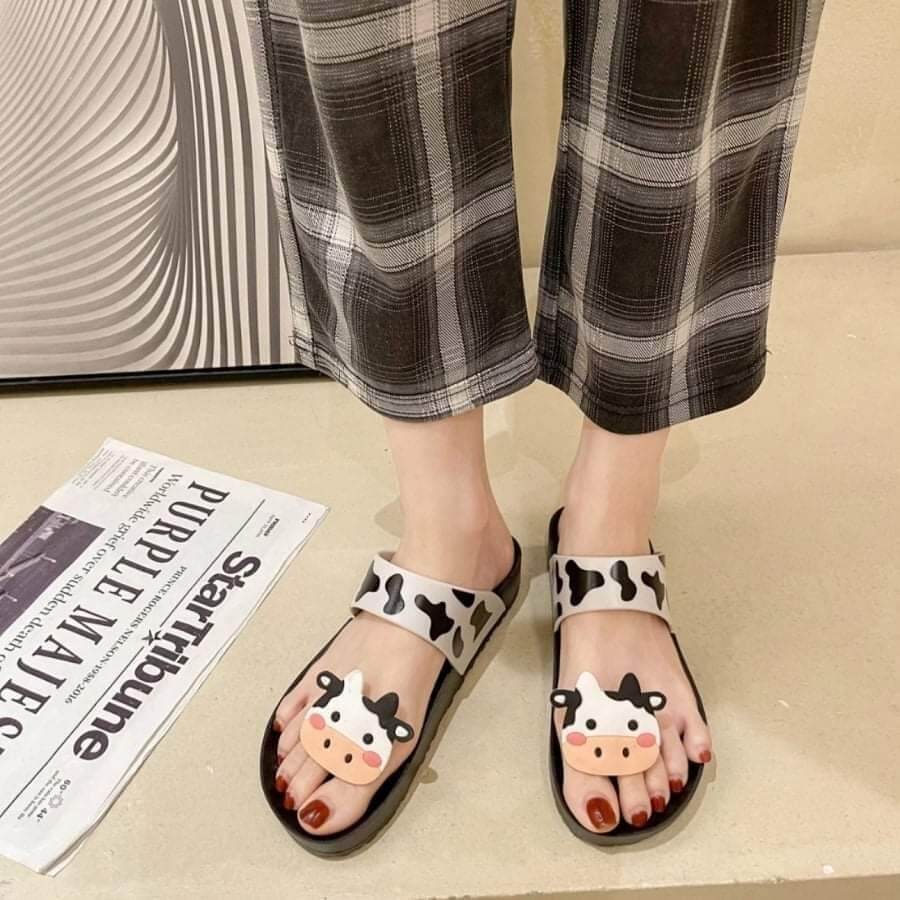 Dép quai ngang xỏ ngón bò sữa