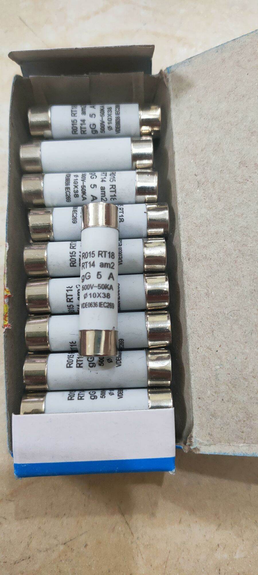 10 cầu chì sứ 5a 10x38