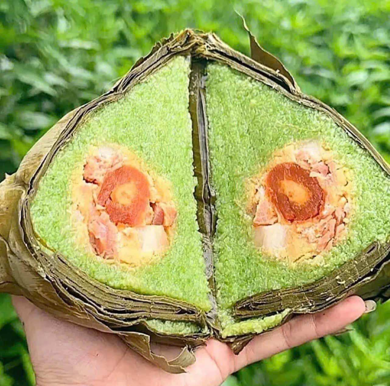 Bánh Ú Trà Cuôn Trứng Muối Đặc Sản Trà Vinh Cô Út Lệ