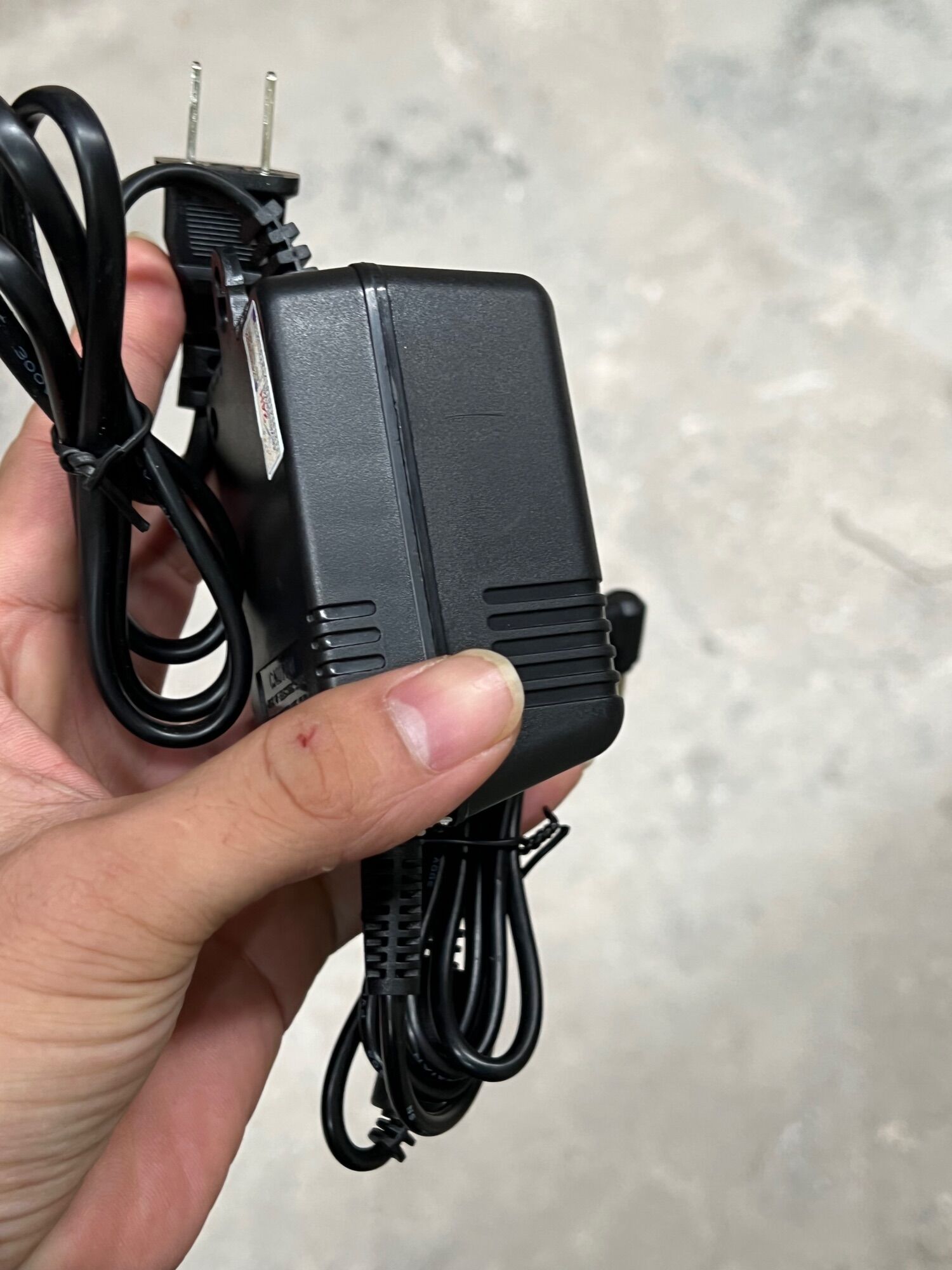 adapter nguồn AC 14V cho boss GT-8 (14vac chân to)