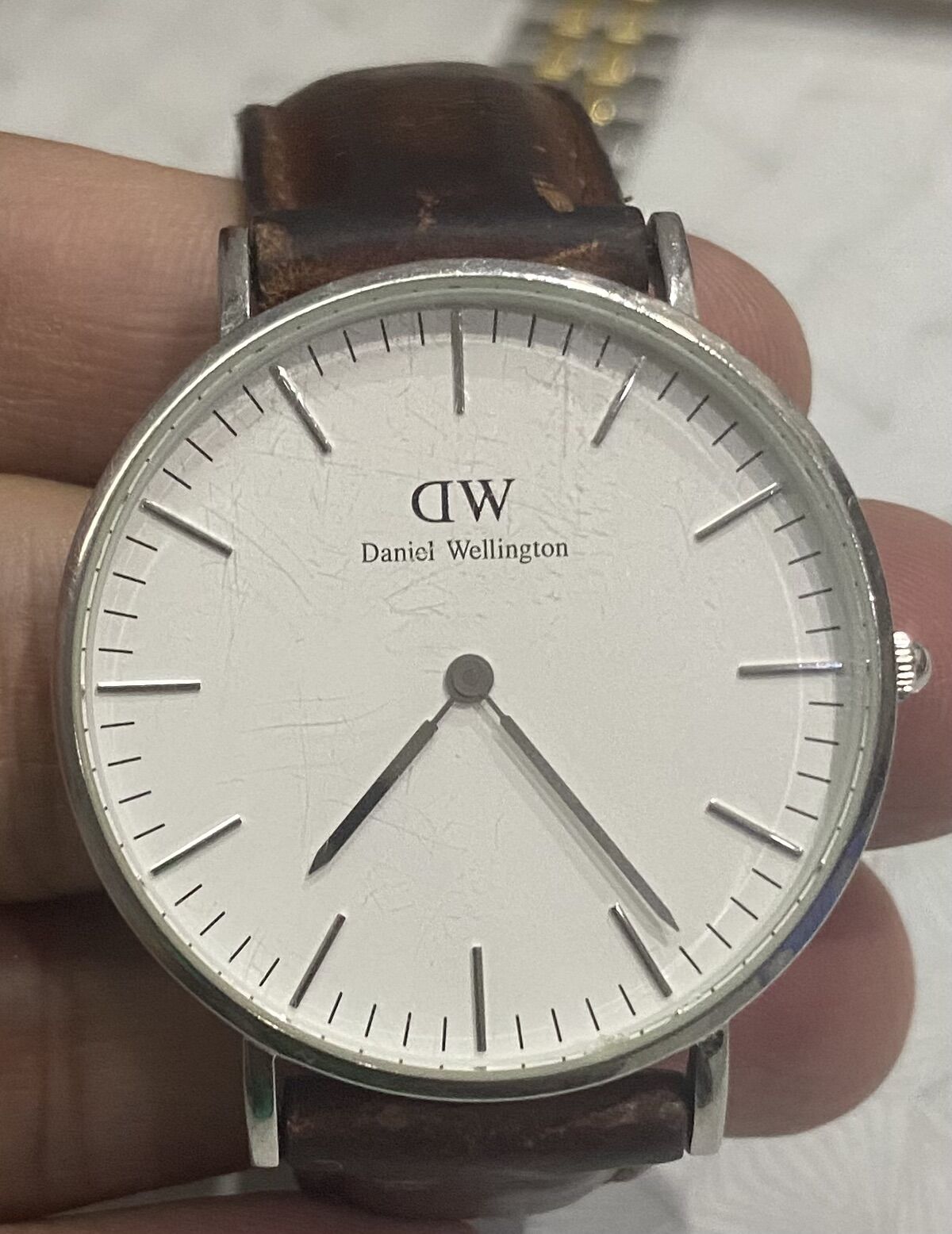 Đồng hồ DW Daniel Wellington nguyên zin đẹp