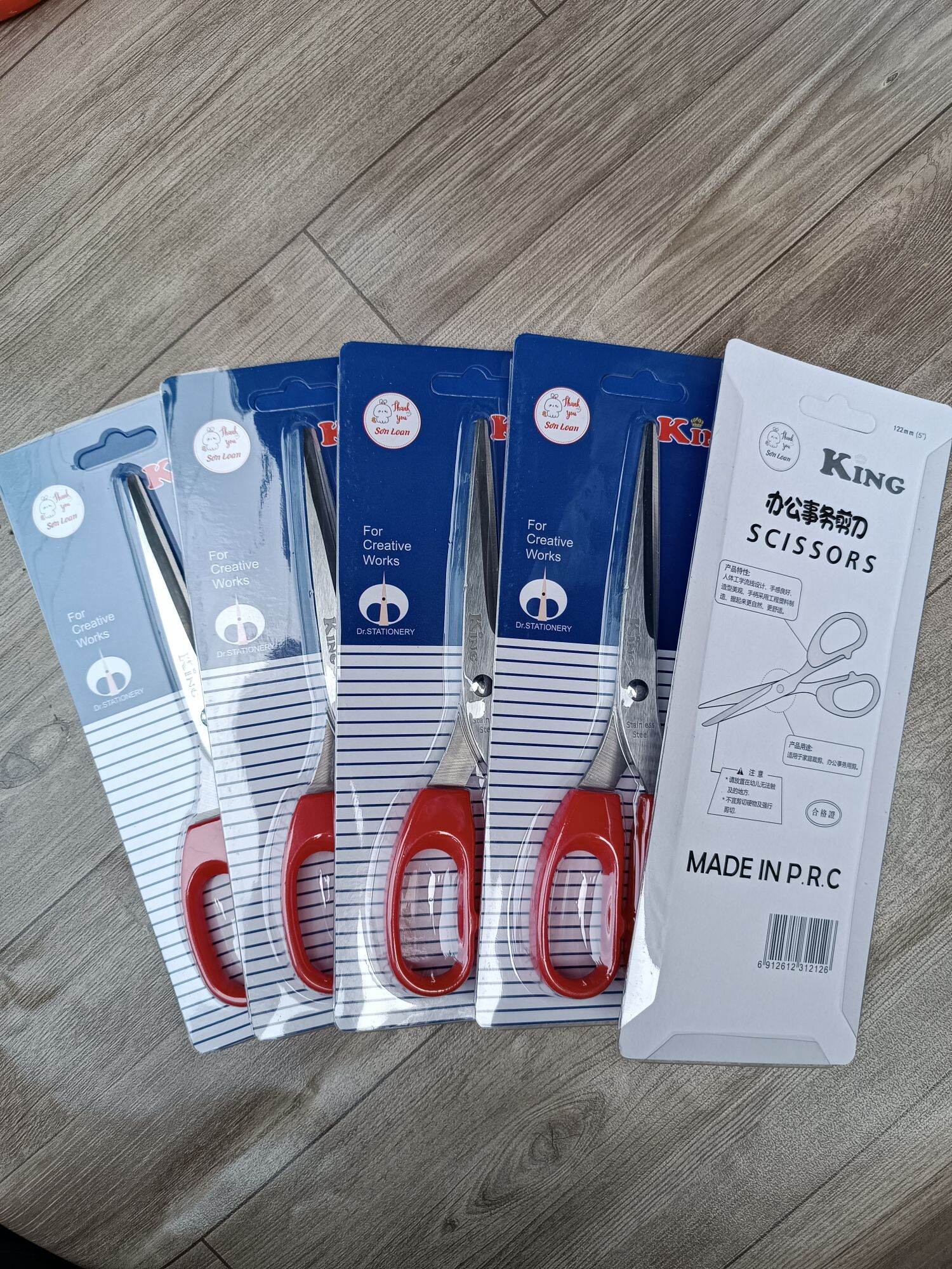 Kéo học sinh loại nhỏ