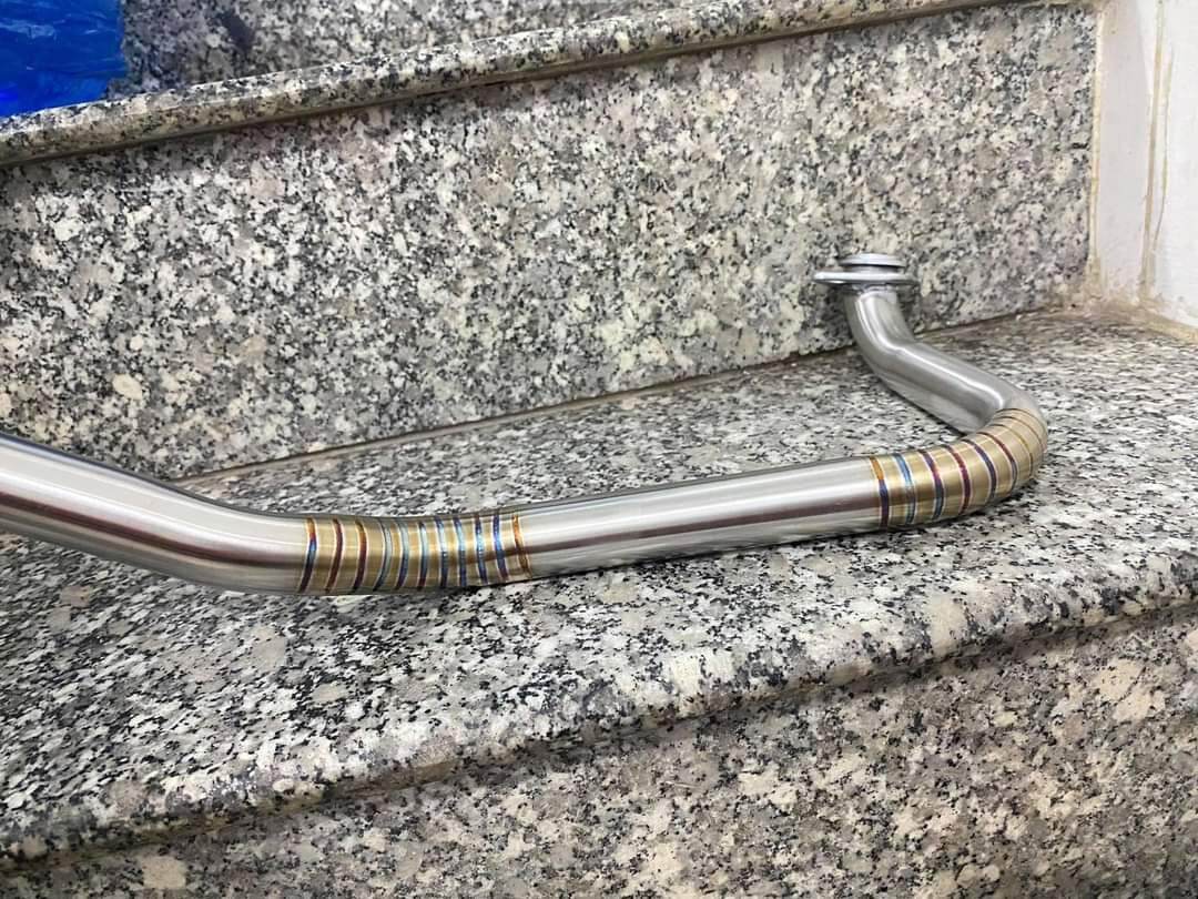 Cổ pô Vario inox 304 tít sâu titan