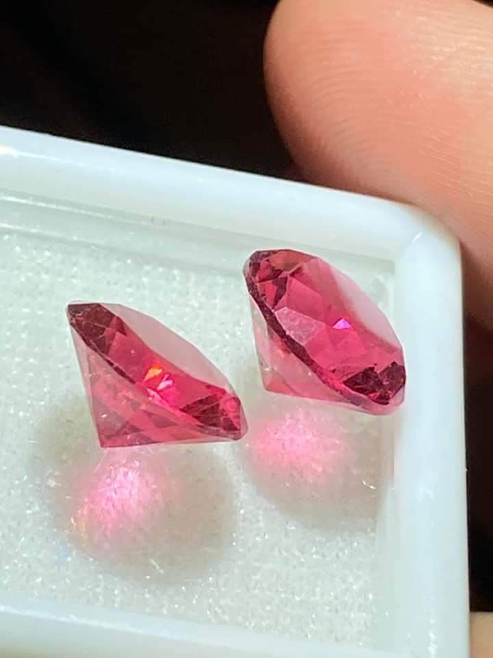 Bộ 2 viên ruby