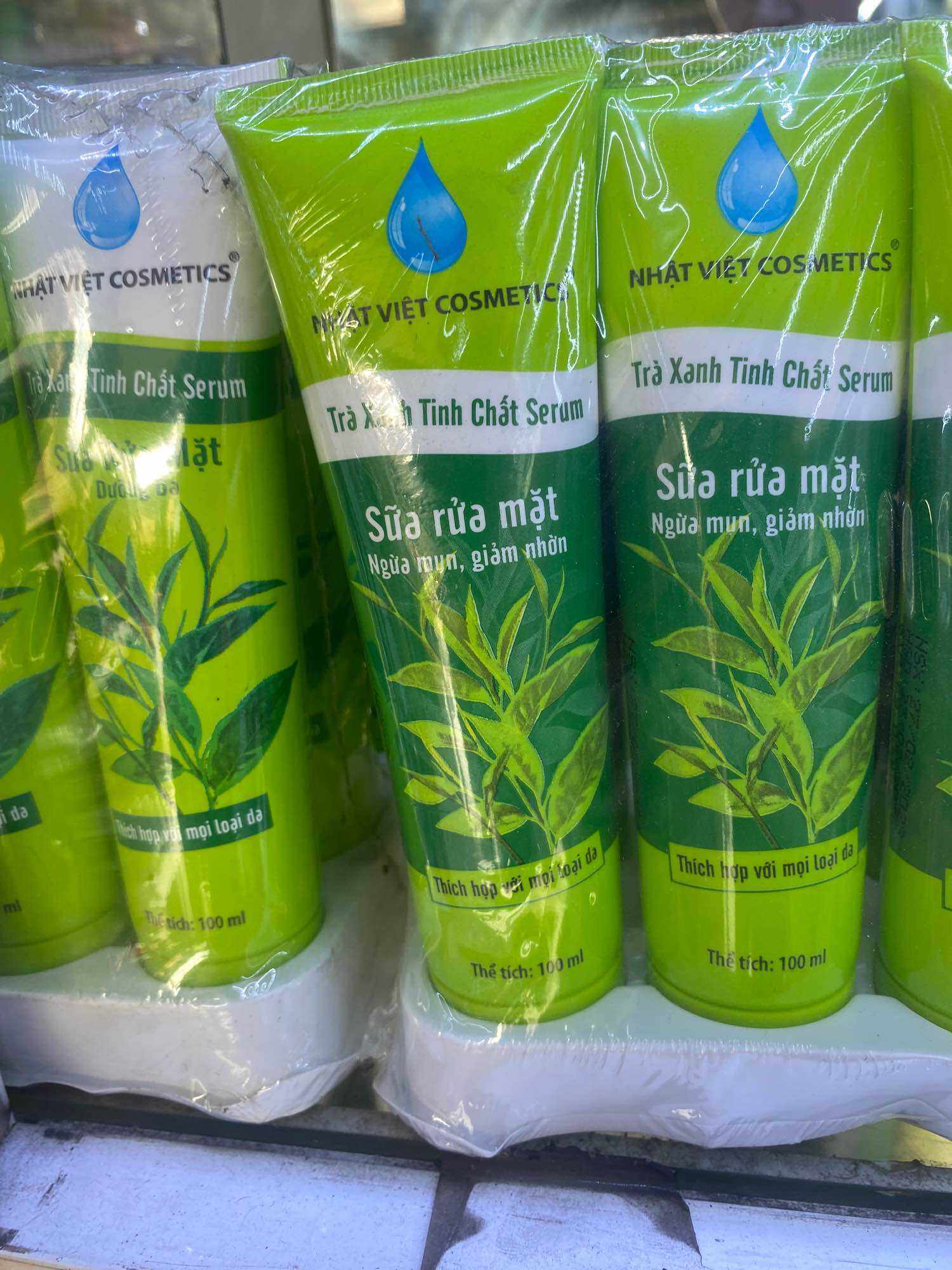 Sữa rửa mặt nhật việt trà xanh mụn 1 tuýp