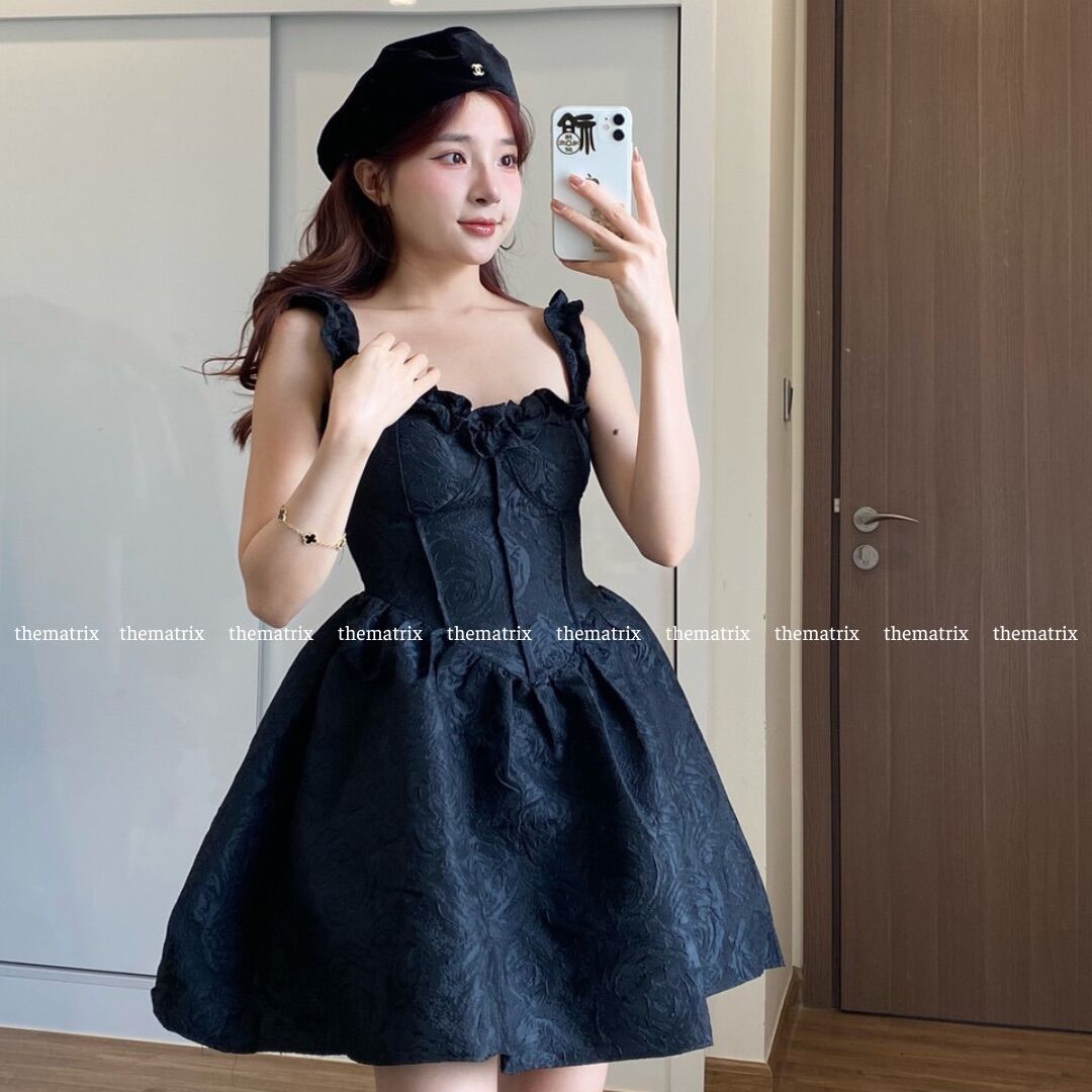 Váy gấm hoa hai dây