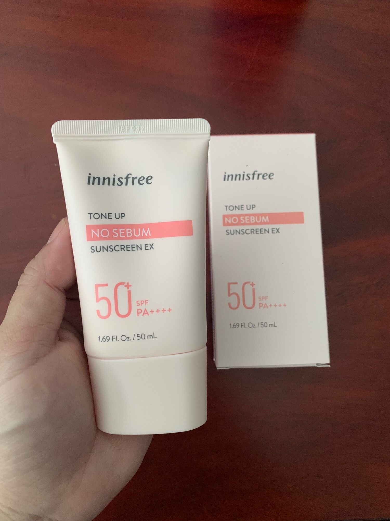 [HCM] mẫu mới ) Kem Chống Nắng Kiềm Dầu & Nâng Tông Da Innisfree Tone Up No Sebum Sunscreen SPF50 PA+++ (50ml)
