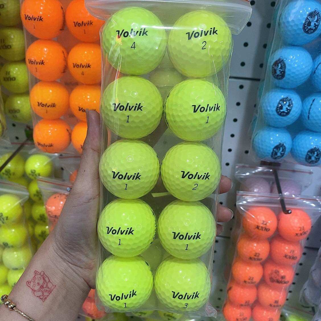 Bóng golf volvik màu vàng độ mới 95-99%