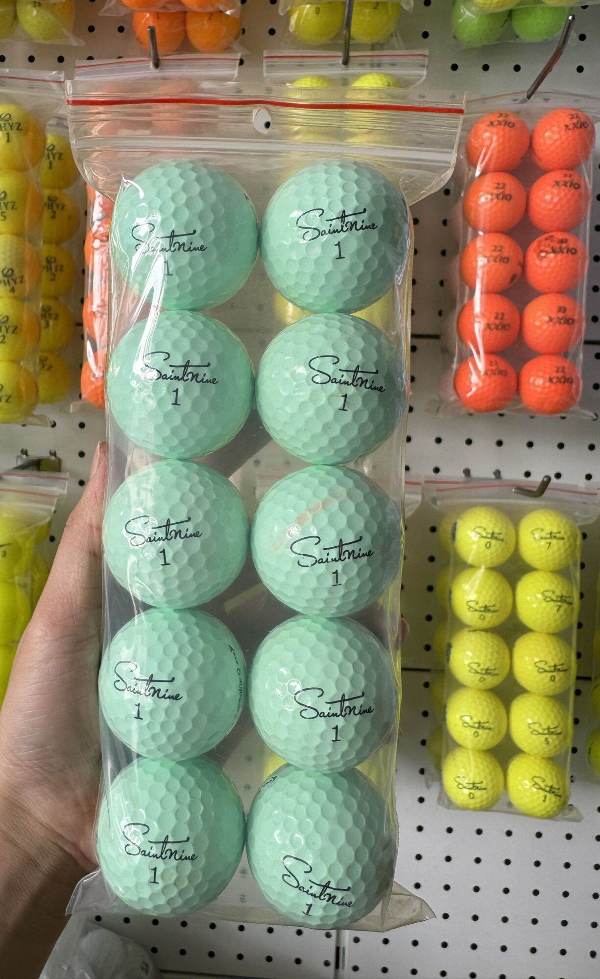 Bóng golf Saintnine màu độ mới 98% (10quả)