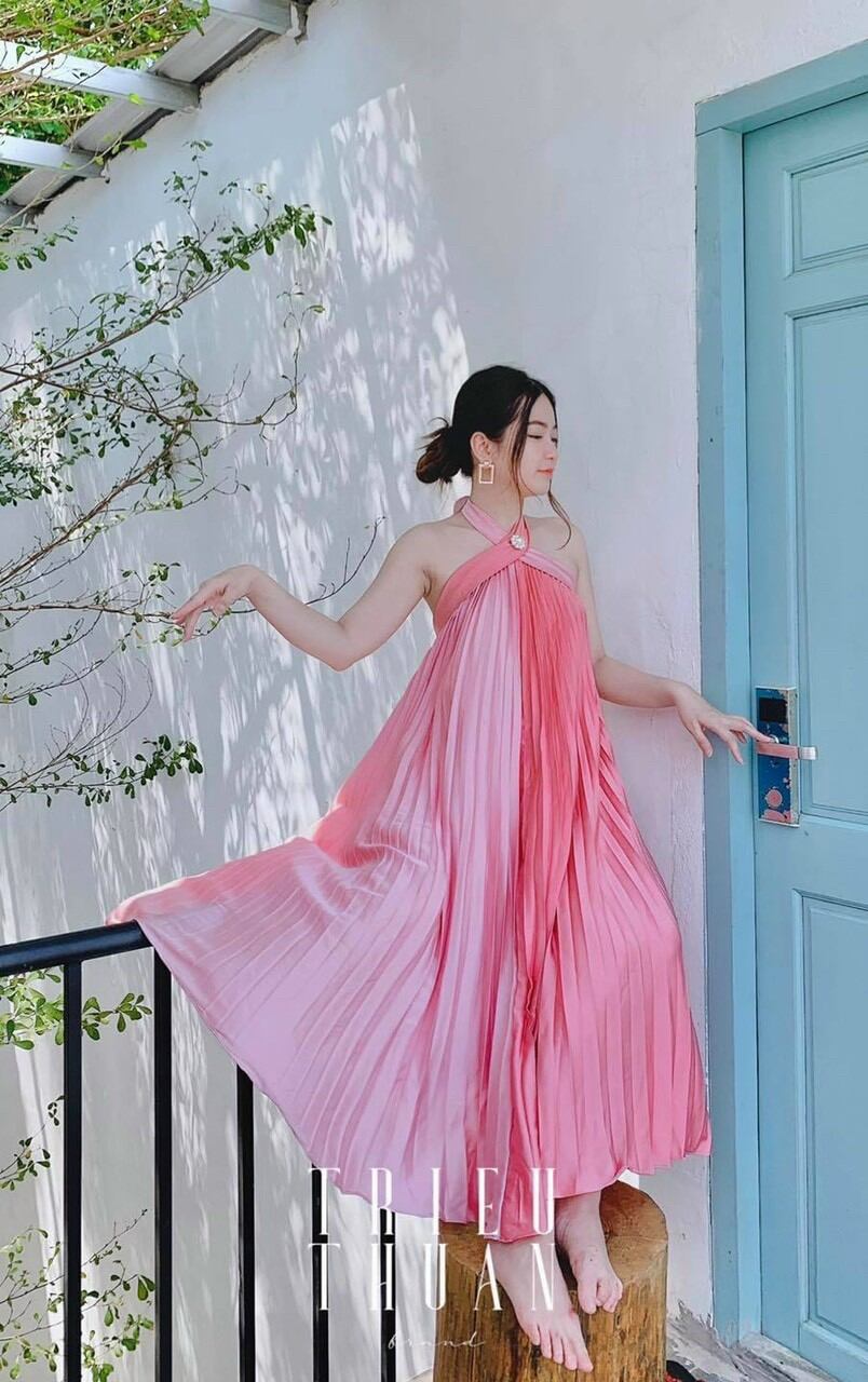 ĐẦM MAXI CỔ YẾM DẬP LY 2 MÀU KÈM TAG (CÓ MÚT NGỰC)
