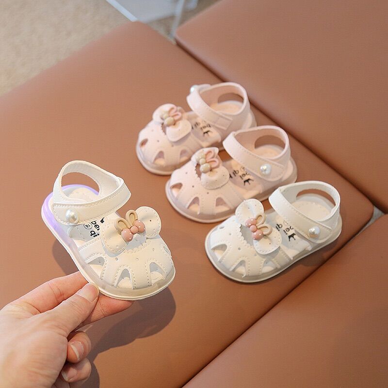 Giày tập đi bé gái đính nơ, đế cao su chống trượt có đèn phát sáng