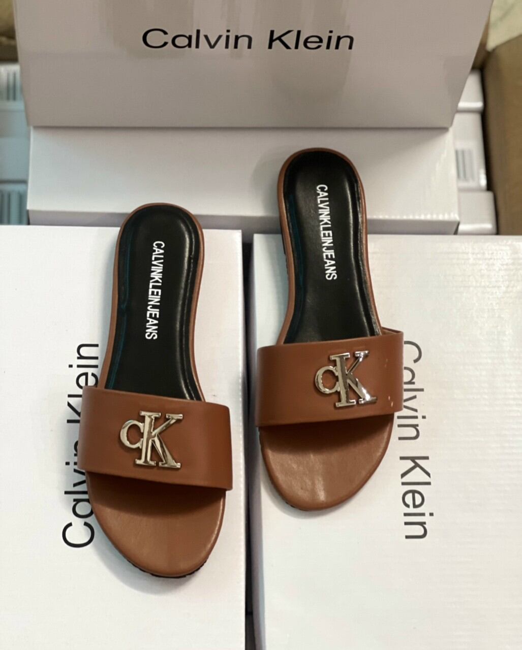 dép Calvin Klein dư xịn