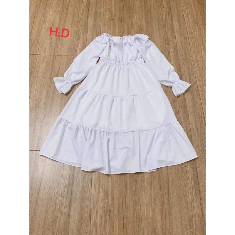 Váy trễ vai tay bo