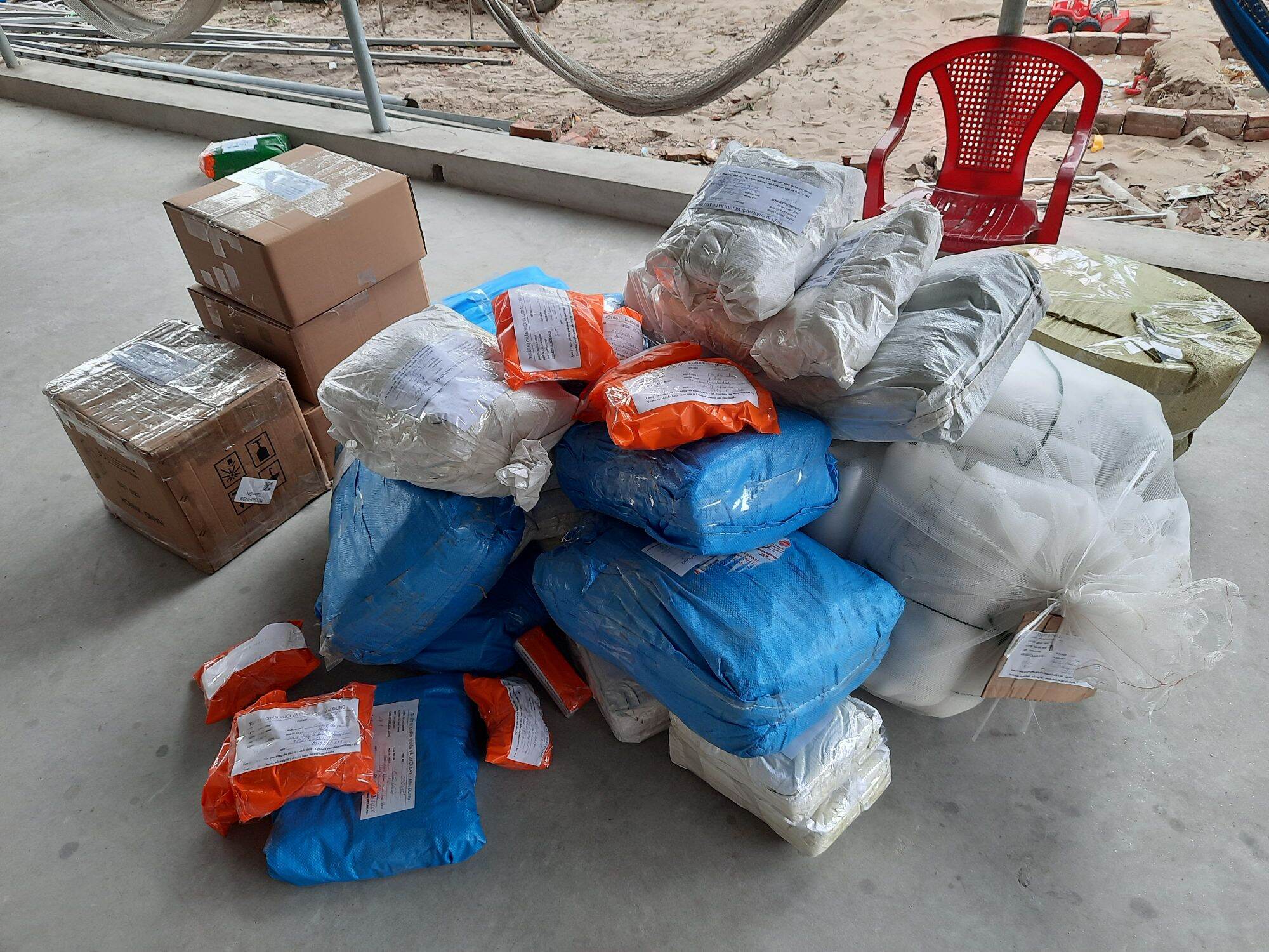VỢT CHÂU CHẤU , CÀO CÀO