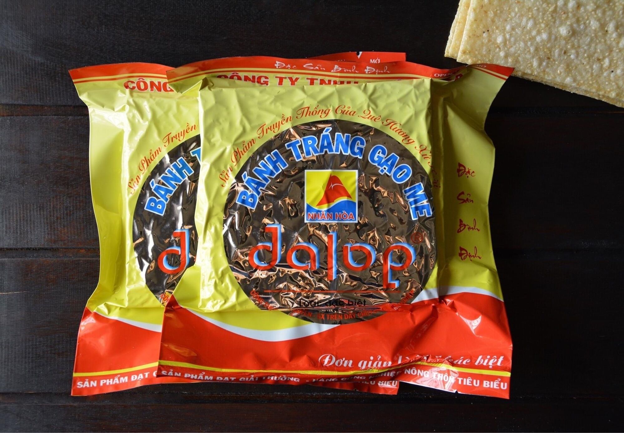 Bánh tráng gạo mè nướng
